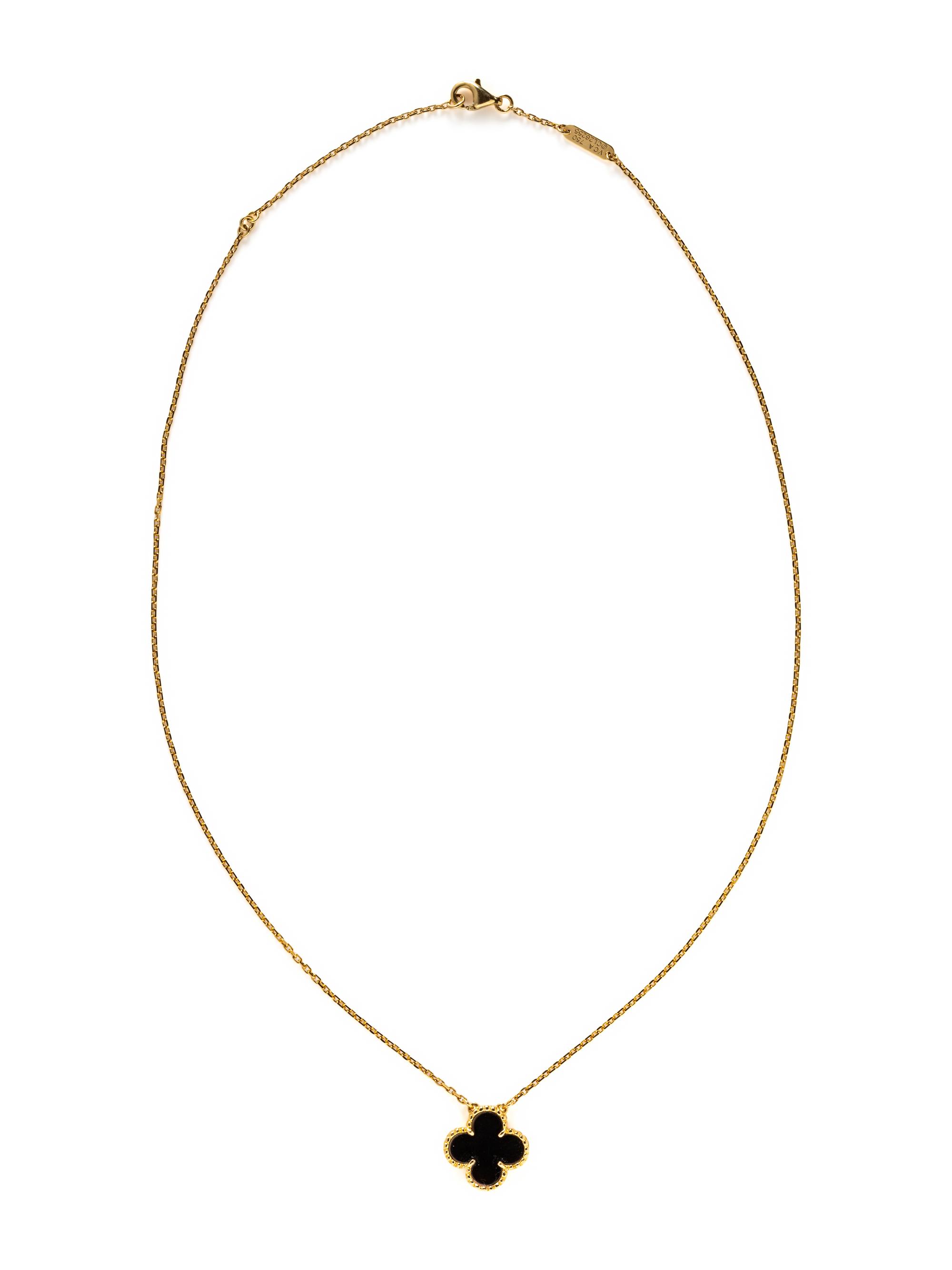 VAN CLEEF & ARPELS, YELLOW GOLD AND ONYX 'ALHAMBRA' PENDANT/NECKLACE