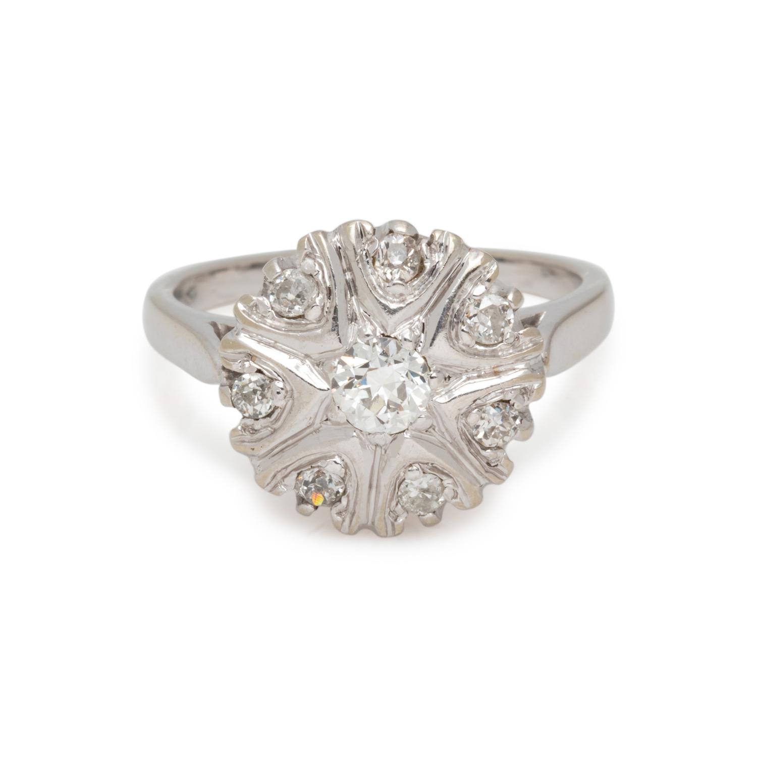 WHITE GOLD AND DIAMOND RING