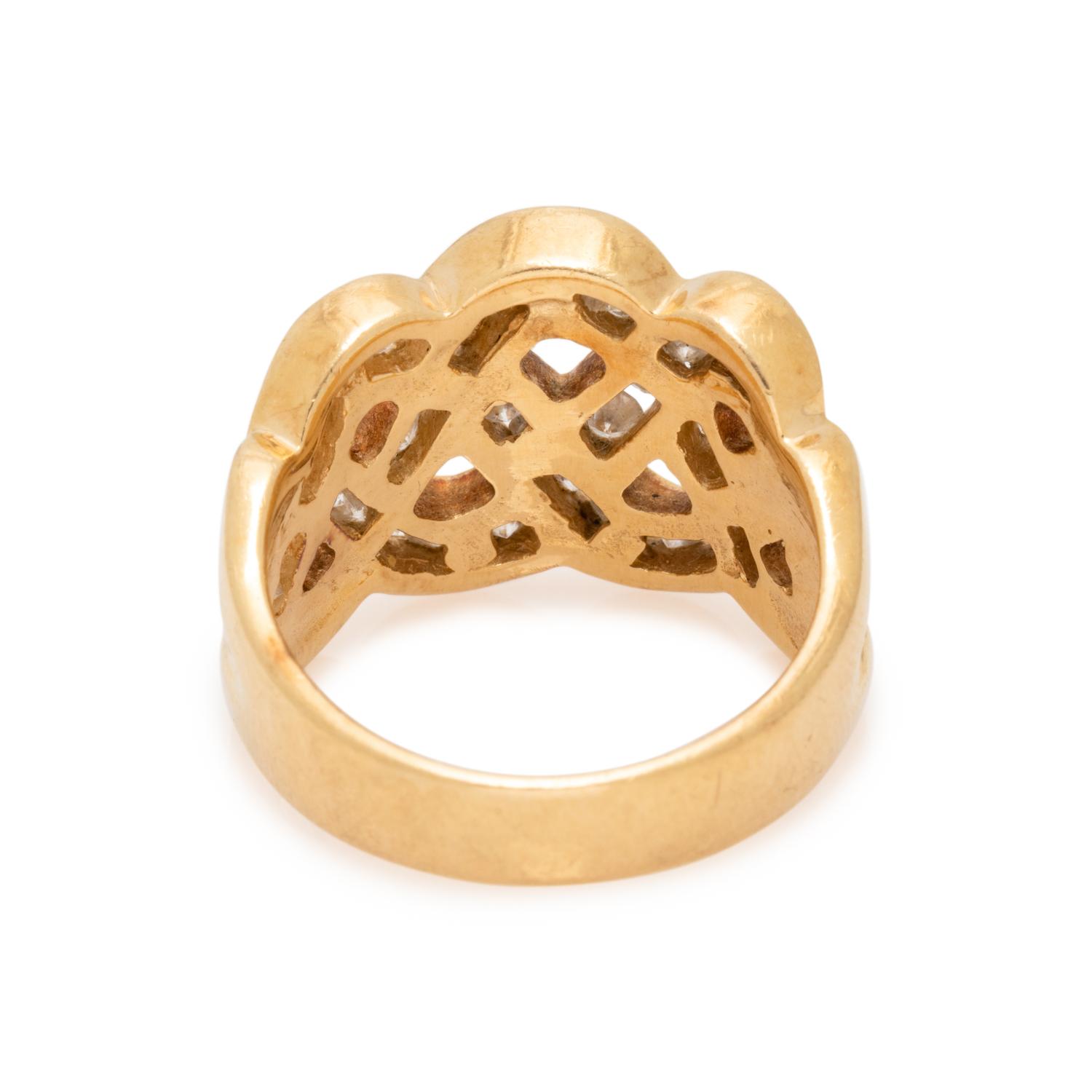 YELLOW GOLD AND DIAMOND RING