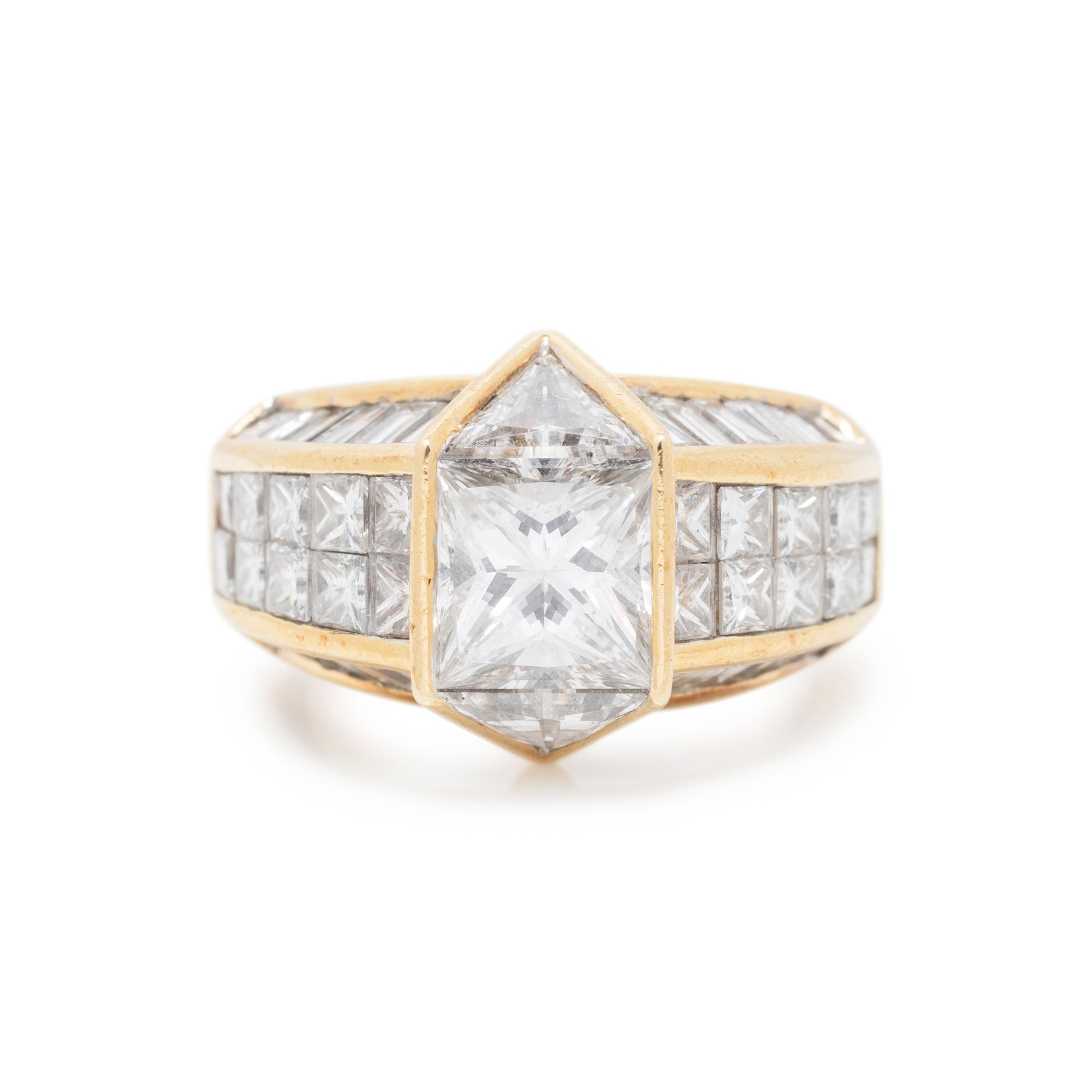 YELLOW GOLD AND DIAMOND RING