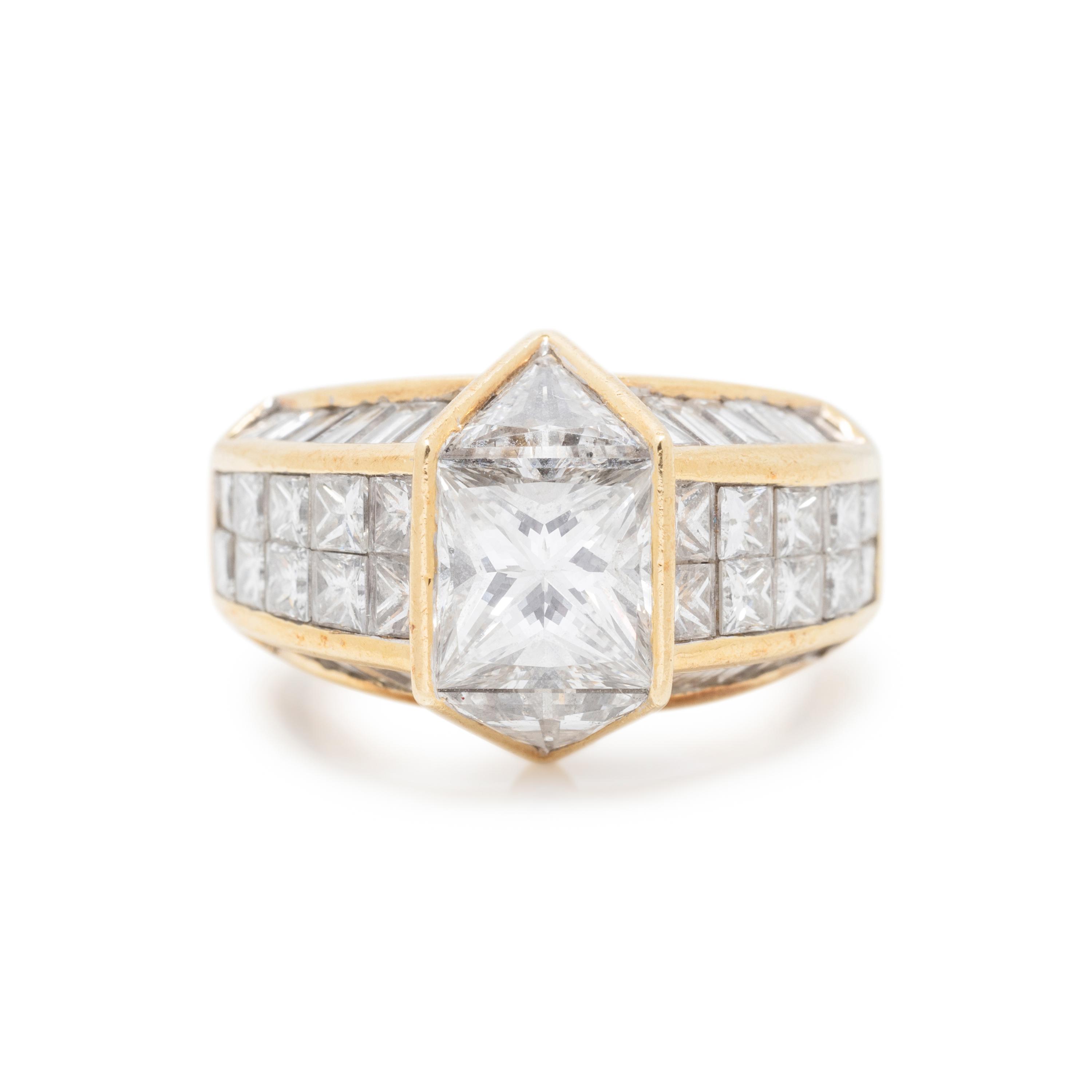 YELLOW GOLD AND DIAMOND RING
