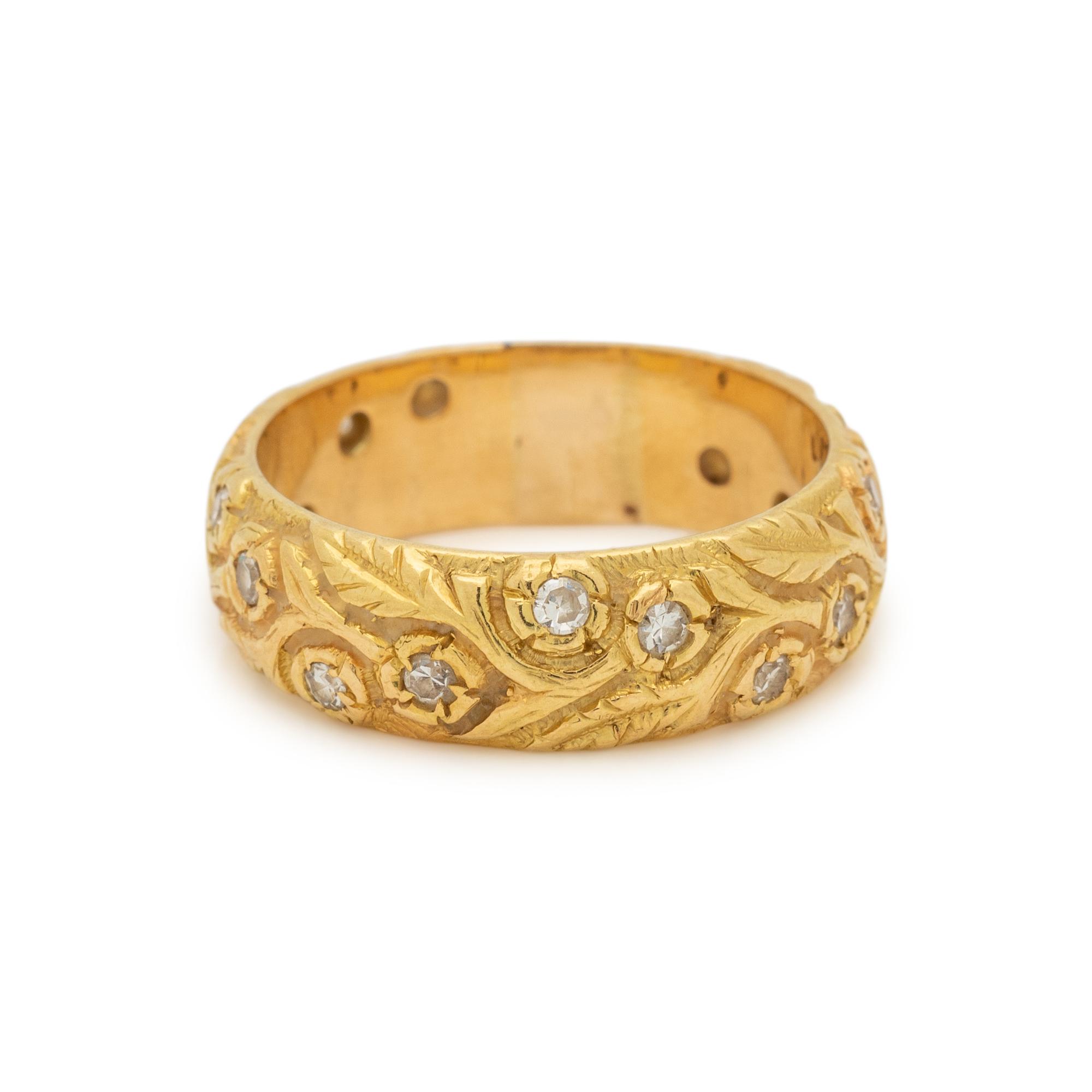 YELLOW GOLD AND DIAMOND RING