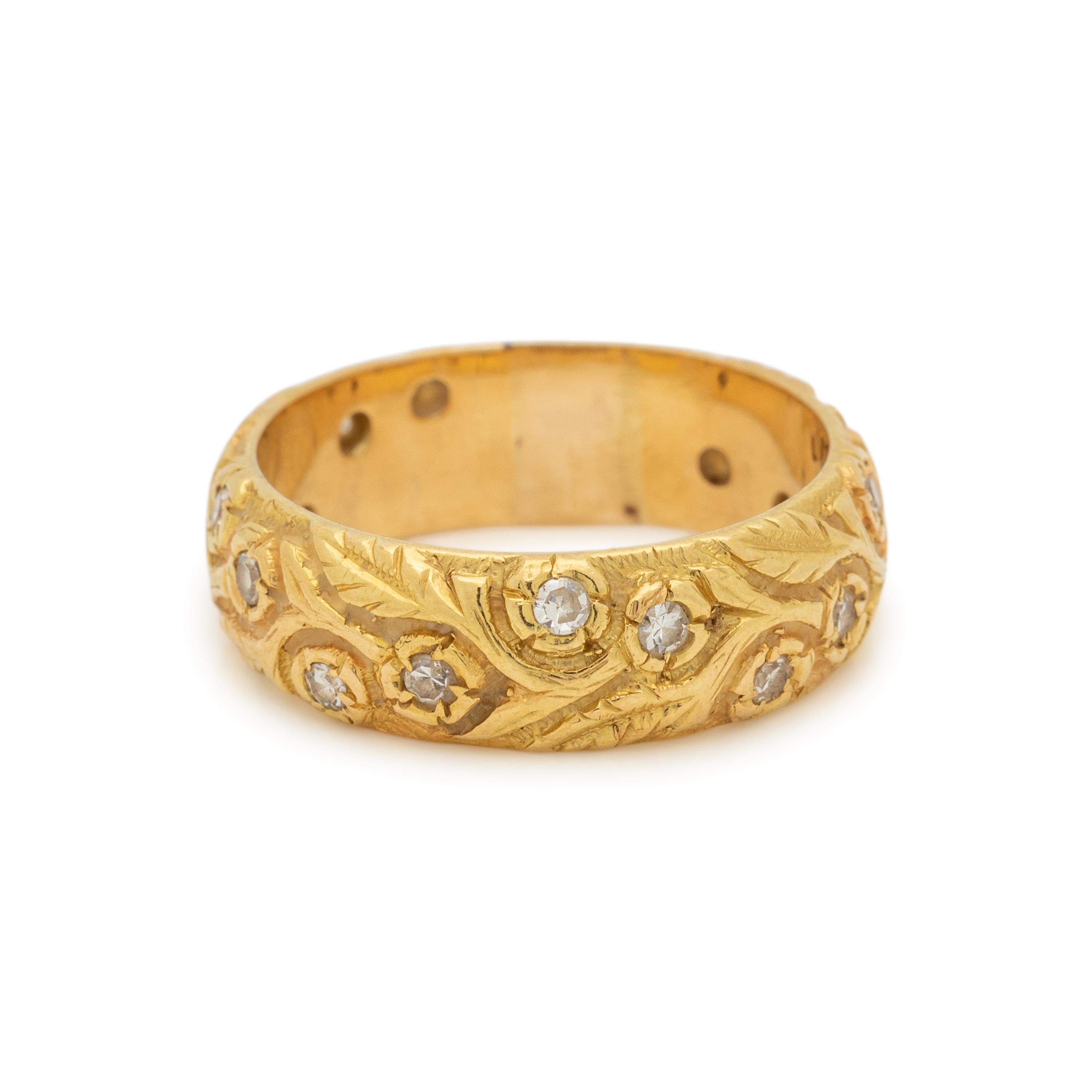 YELLOW GOLD AND DIAMOND RING