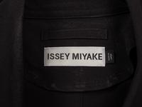 ISSEY MIYAKE, BLACK SCULPTURAL TRENCH COAT
