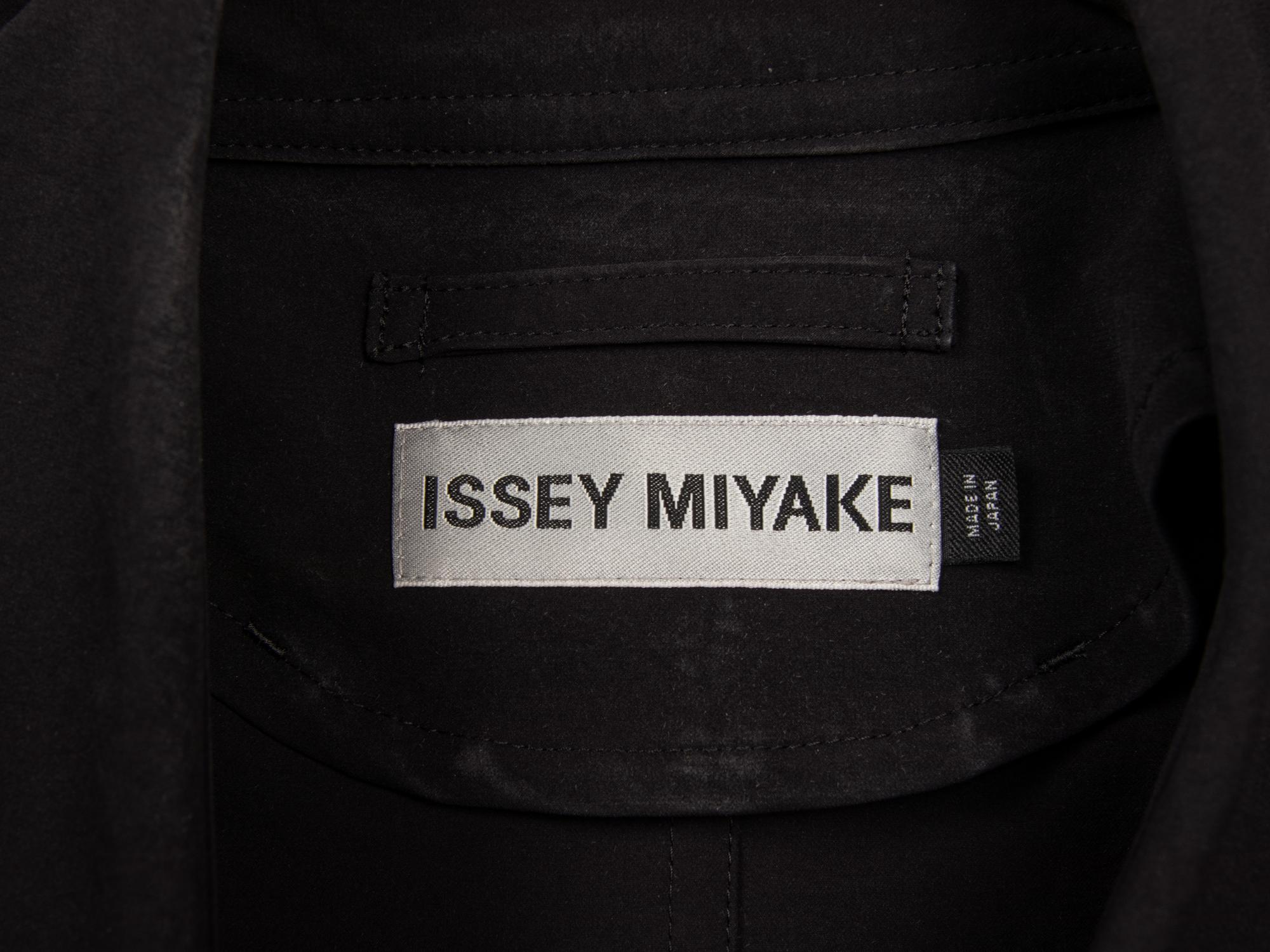 ISSEY MIYAKE, BLACK SCULPTURAL TRENCH COAT