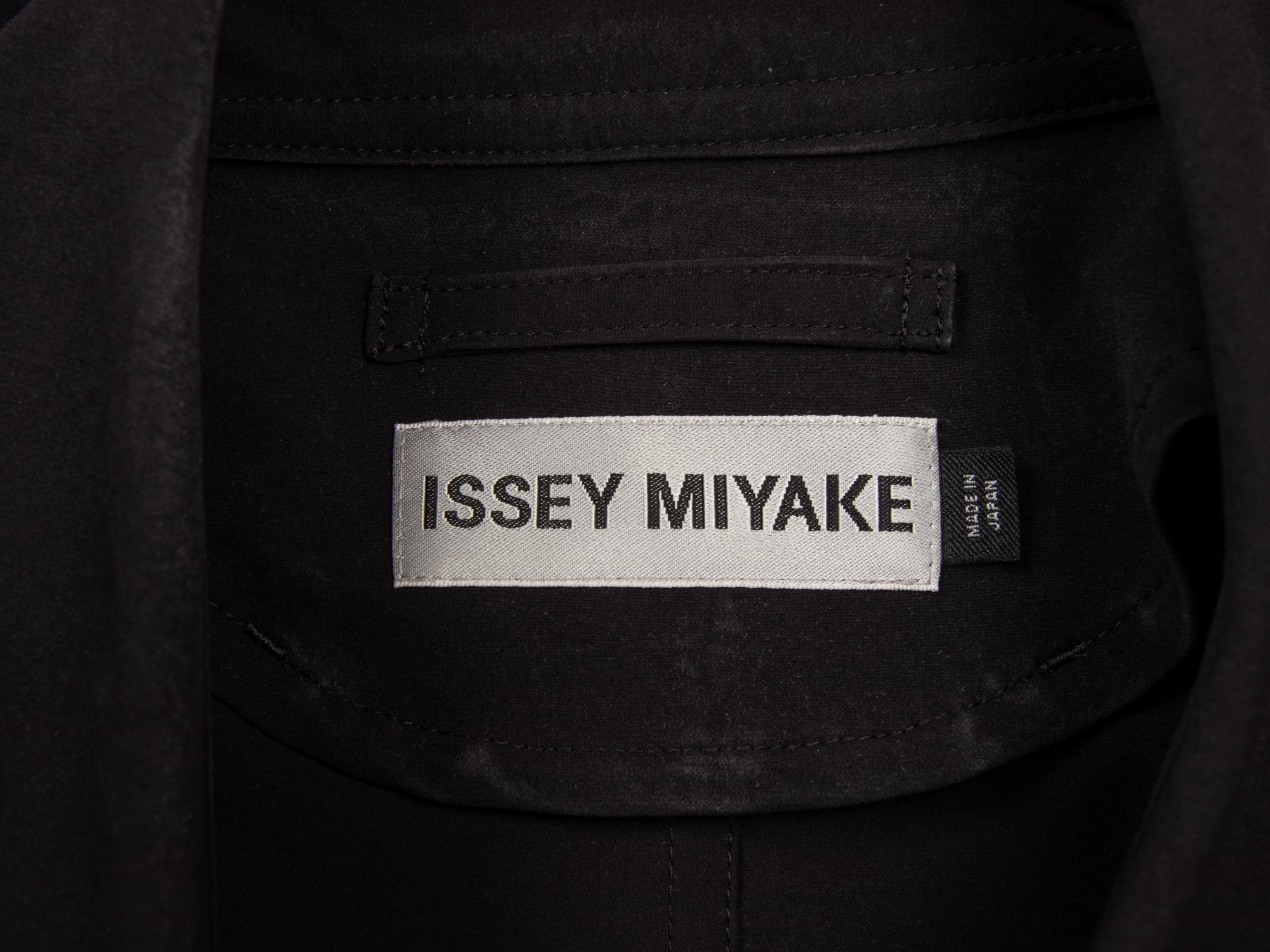 ISSEY MIYAKE, BLACK SCULPTURAL TRENCH COAT