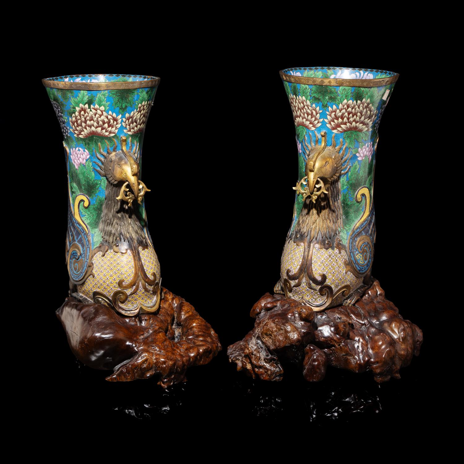 A Pair of Chinese Cloisonné Enamel Phoenix Vases, 20th Century — 近代 掐絲琺琅鳳尾觥一對