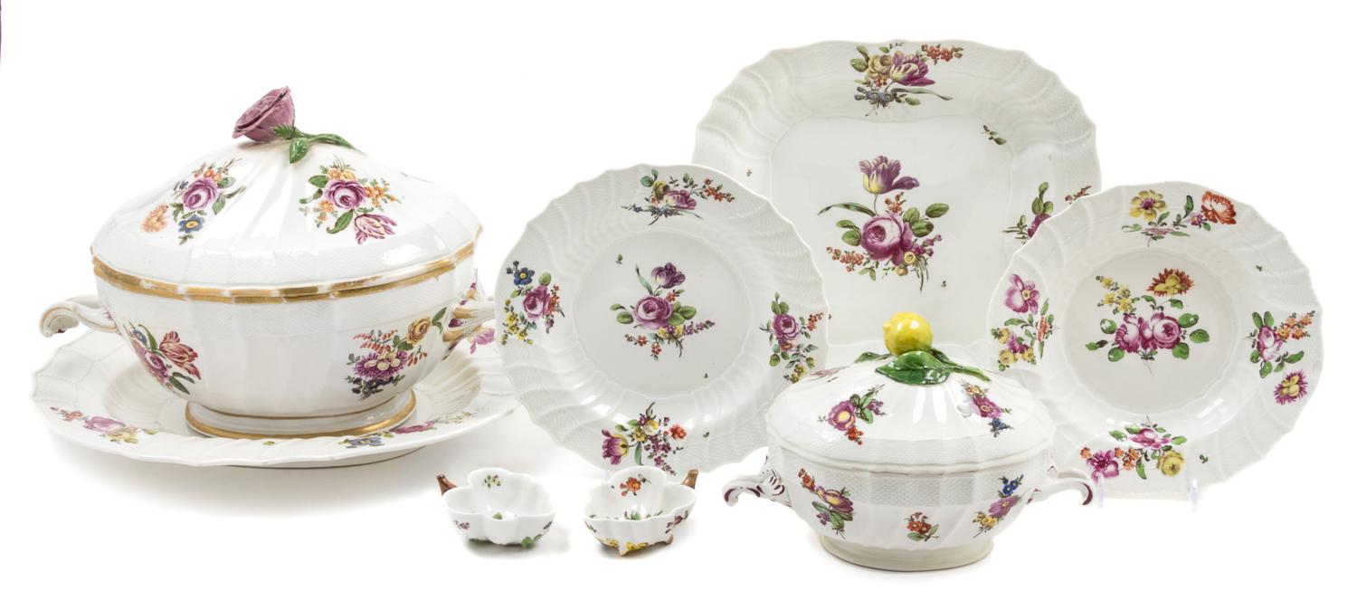 A Vienna Porcelain Dinner Service Width of widest platter 15 1/2 inches. — MID-18TH CENTURY, SOME PARTS ASSOCIATED
