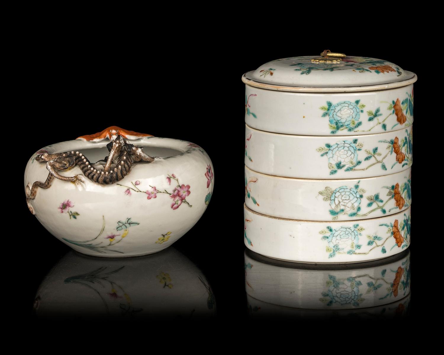 Two Chinese Famille Rose Porcelain Articles