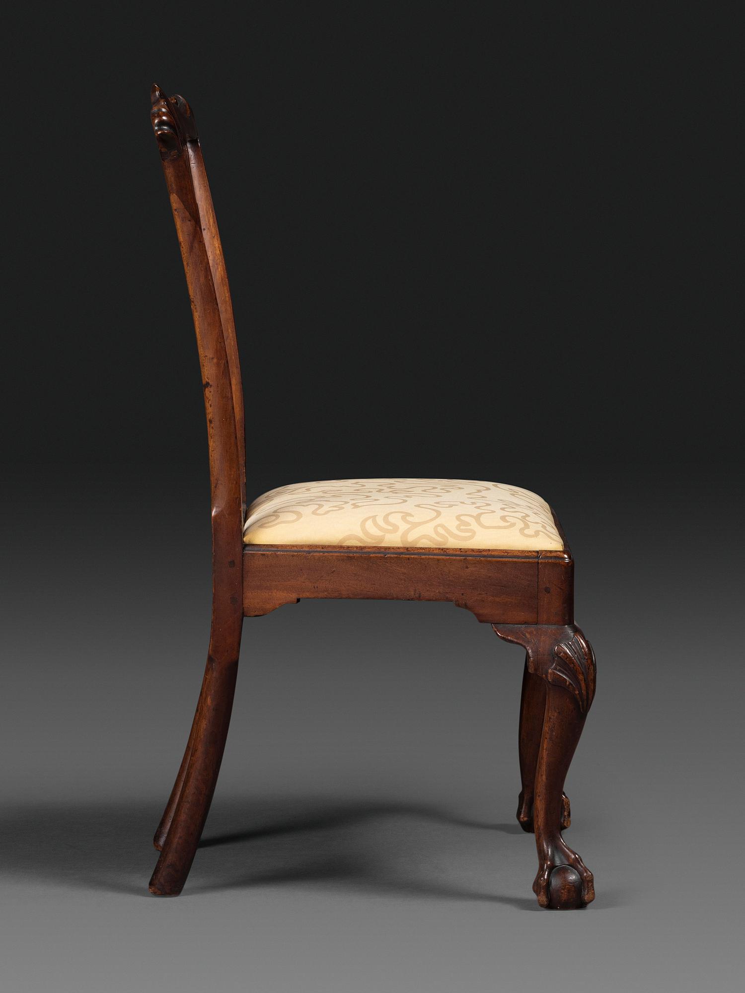 A Chippendale Shell Carved Walnut Claw-and-Ball Foot Side Chair
