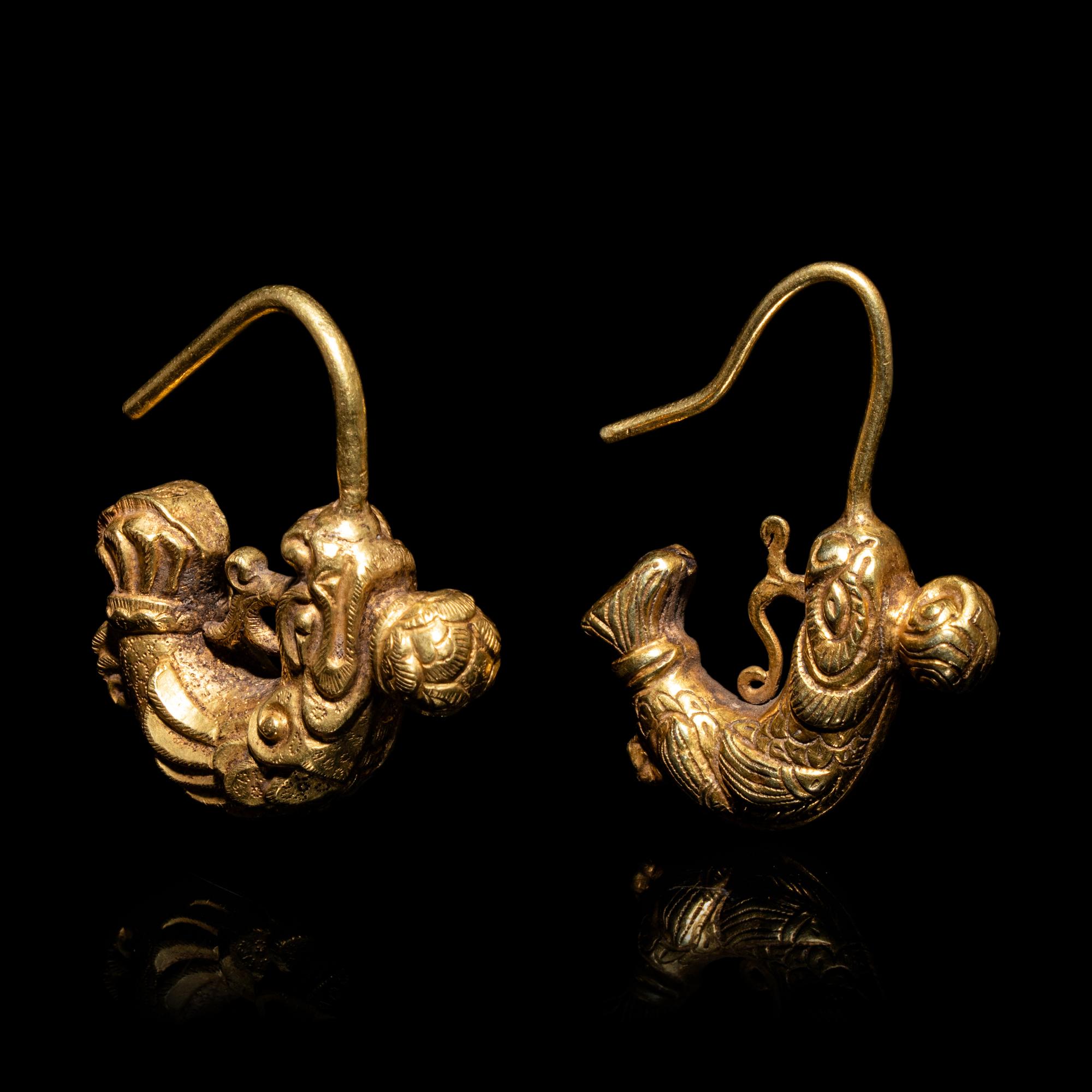 A Matched Pair of Chinese Gold 'Capricorn' Earrings, Erhuan, Liao Dynasty 遼 摩羯形金耳環兩隻