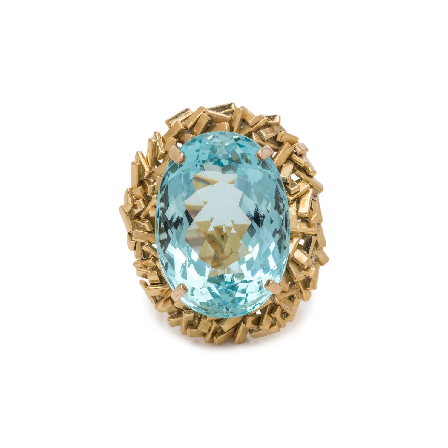 VINTAGE, YELLOW GOLD AND AQUAMARINE RING