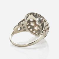 An 18K White Gold and Diamond Ring