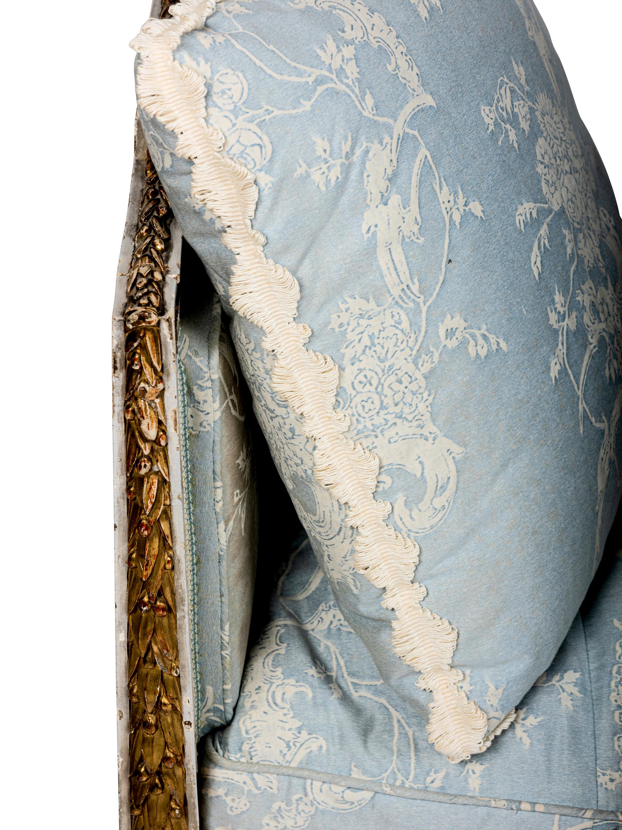 A Louis XVI Grey-Painted and Parcel-Gilt Lit du Jour