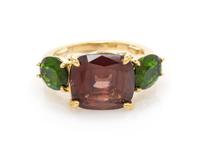 An 18 Karat Yellow Gold, Pinkish Brown Sapphire and Chrome Diopside Ring, 3.90 dwts.