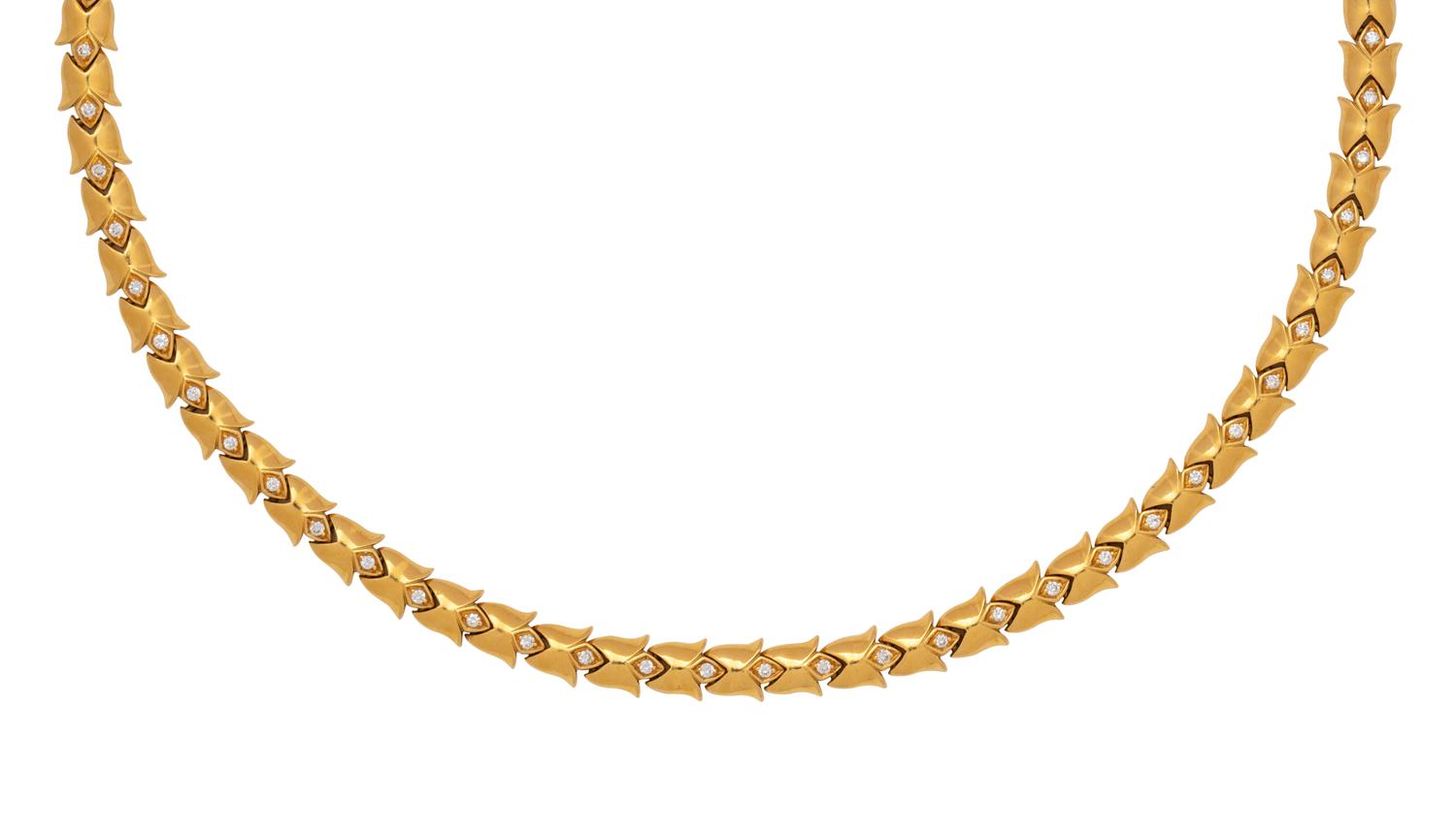 HENNELL, YELLOW GOLD AND DIAMOND NECKLACE