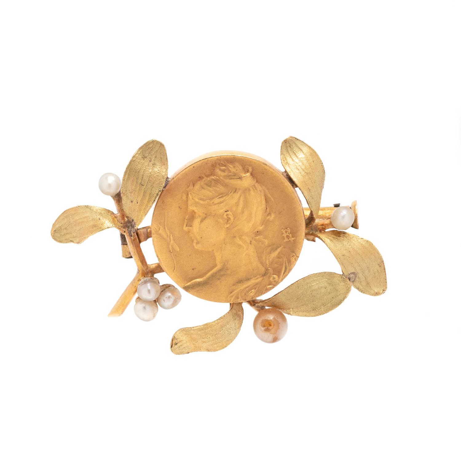 RENÉ LALIQUE, ART NOUVEAU, YELLOW GOLD AND SEED PEARL BROOCH
