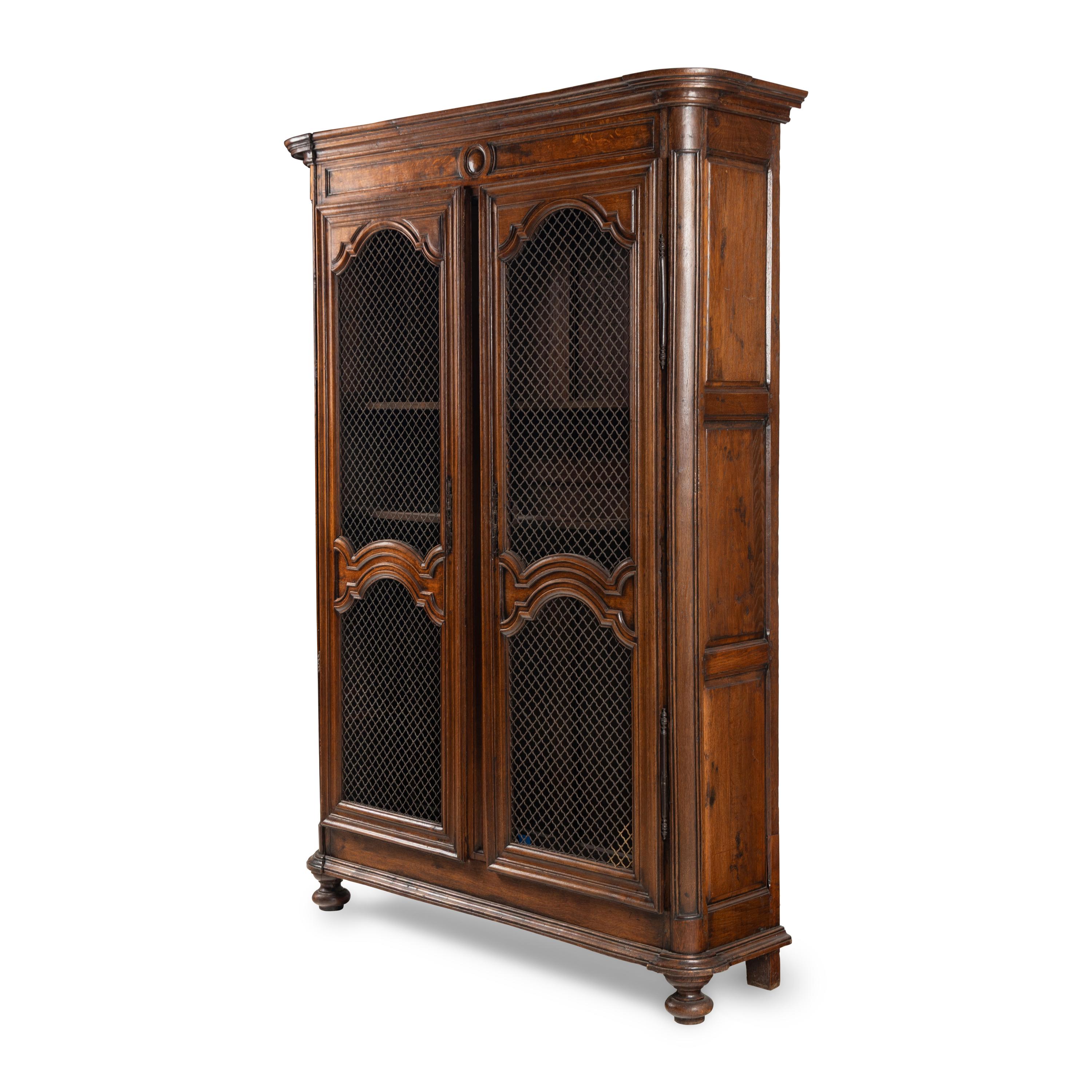 A French Provincial Oak Grille-Inset Bibilothèque