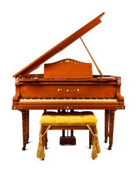 An Edwardian Allingham Maple Baby Grand Piano — EARLY 20TH CENTURY