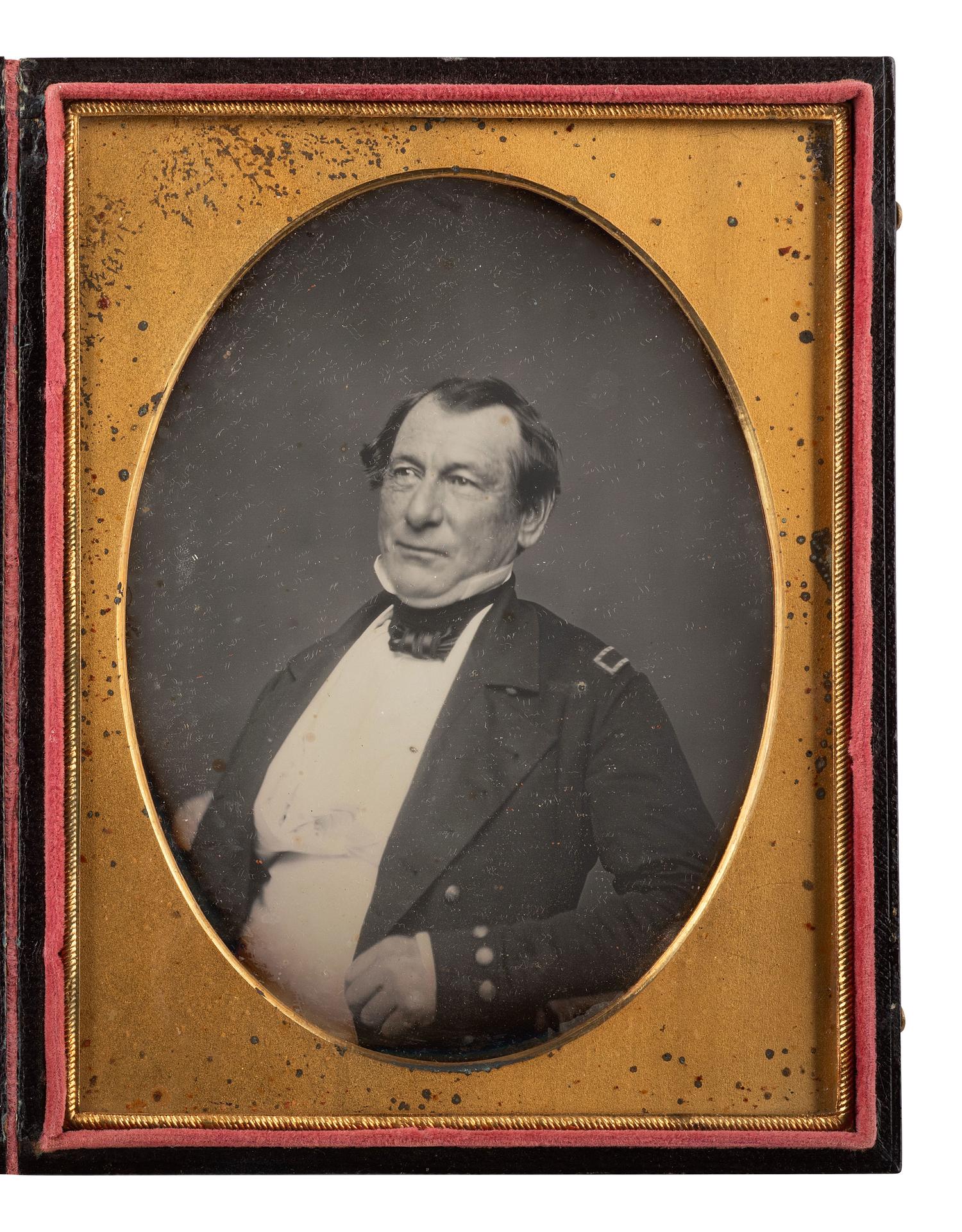 [MILITARIA - EARLY PHOTOGRAPHY]. Half plate daguerreotype featuring a US naval officer.