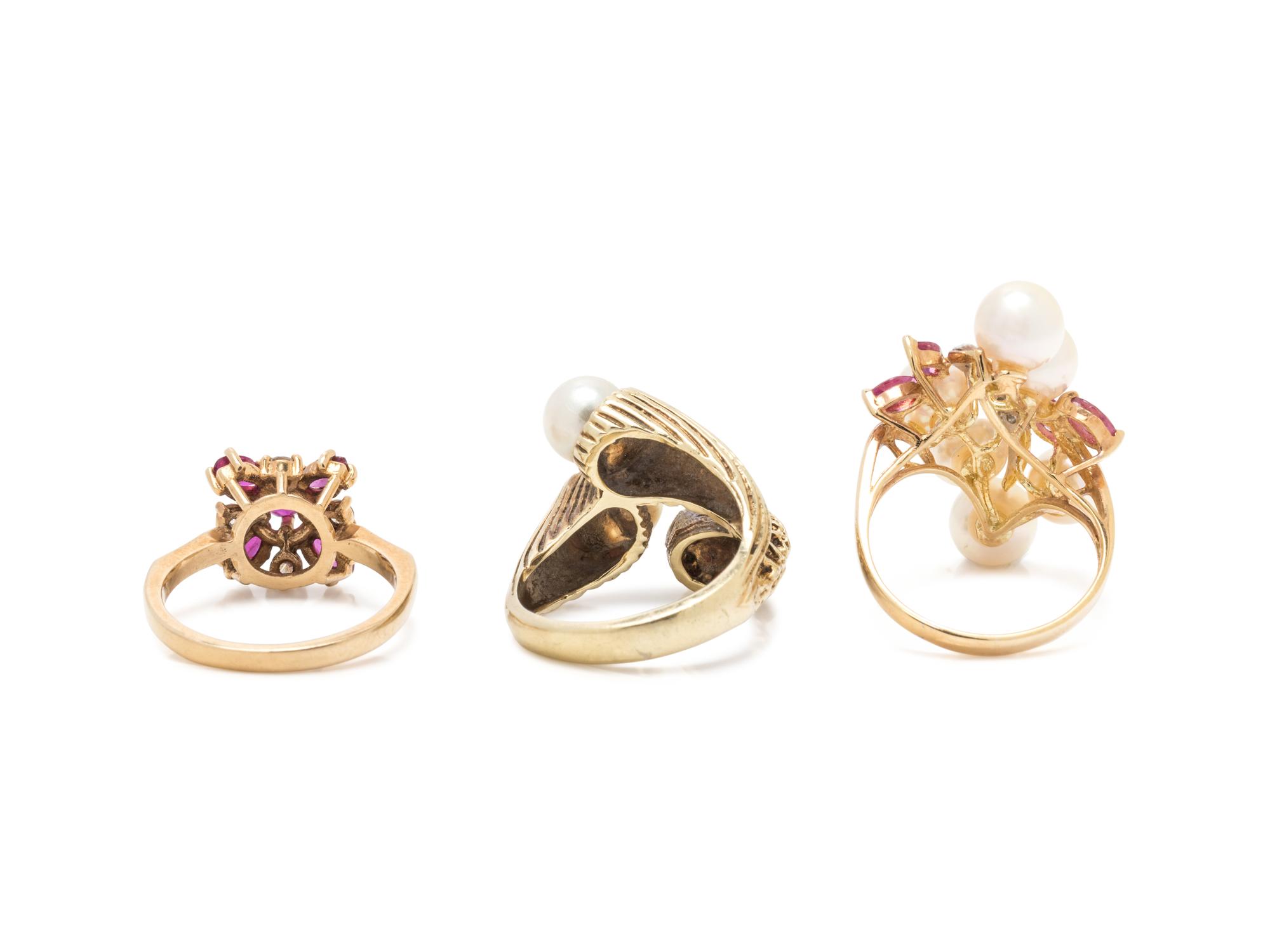 COLLECTION OF YELLOW GOLD RINGS