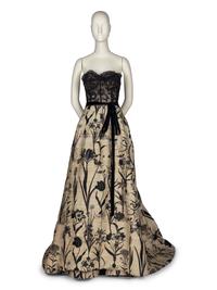 OSCAR DE LA RENTA GOWN