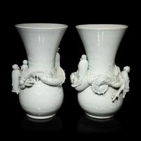A Pair of Japanese Hirado Molded White Glazed Porcelain Vases, Meiji Period 明治時期 日本鍋島燒白釉龍紋瓶一對