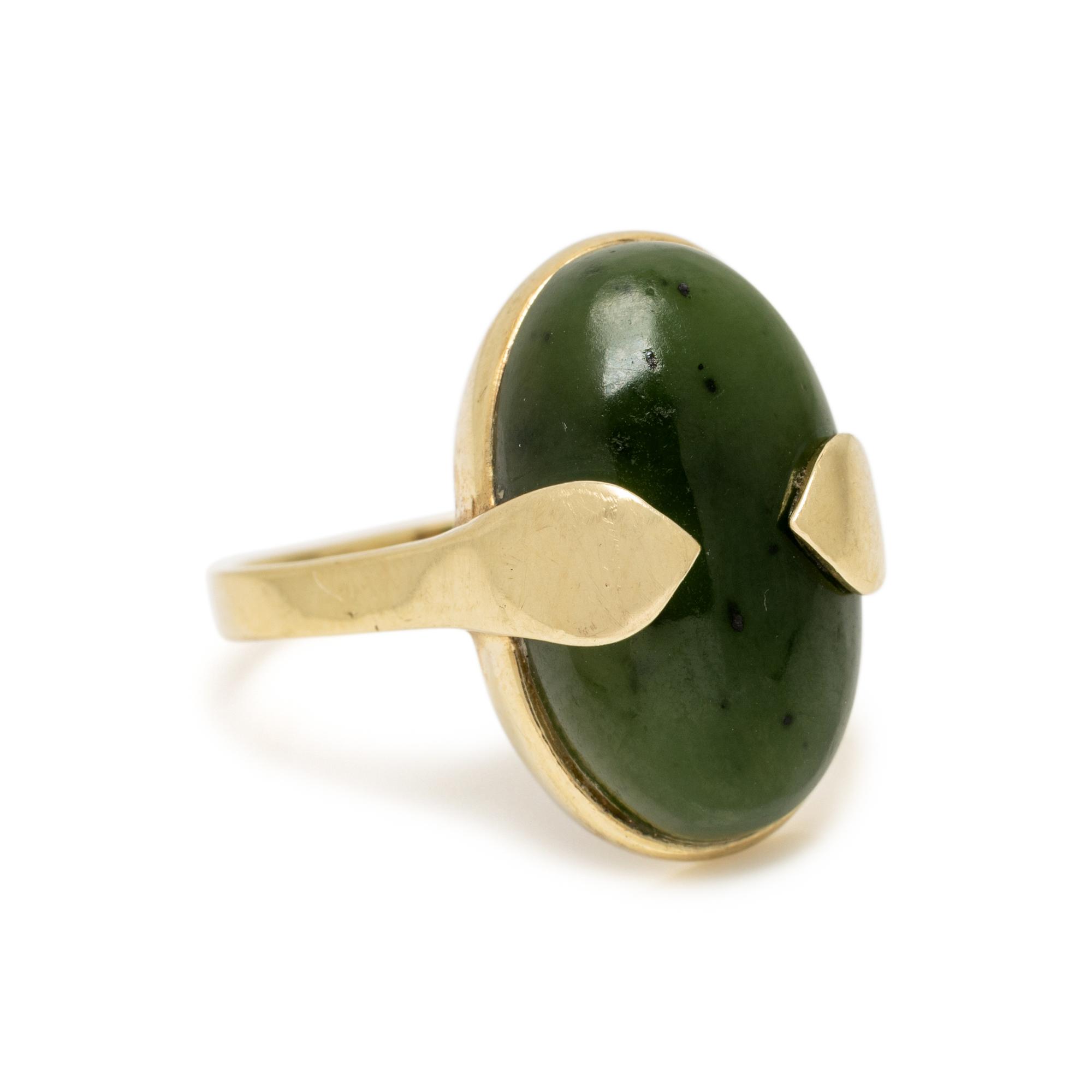 YELLOW GOLD AND NEPHRITE RING