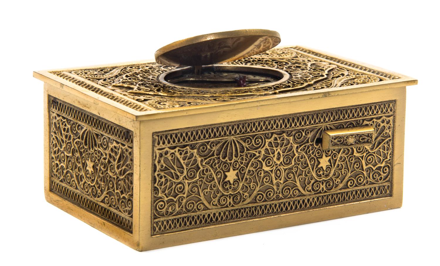 A Continental Singing Bird Box, Width 4 1/8 inches.