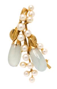 A 14 Karat Yellow Gold, Jade and Pearl Brooch, Mings, 9.50 dwts.