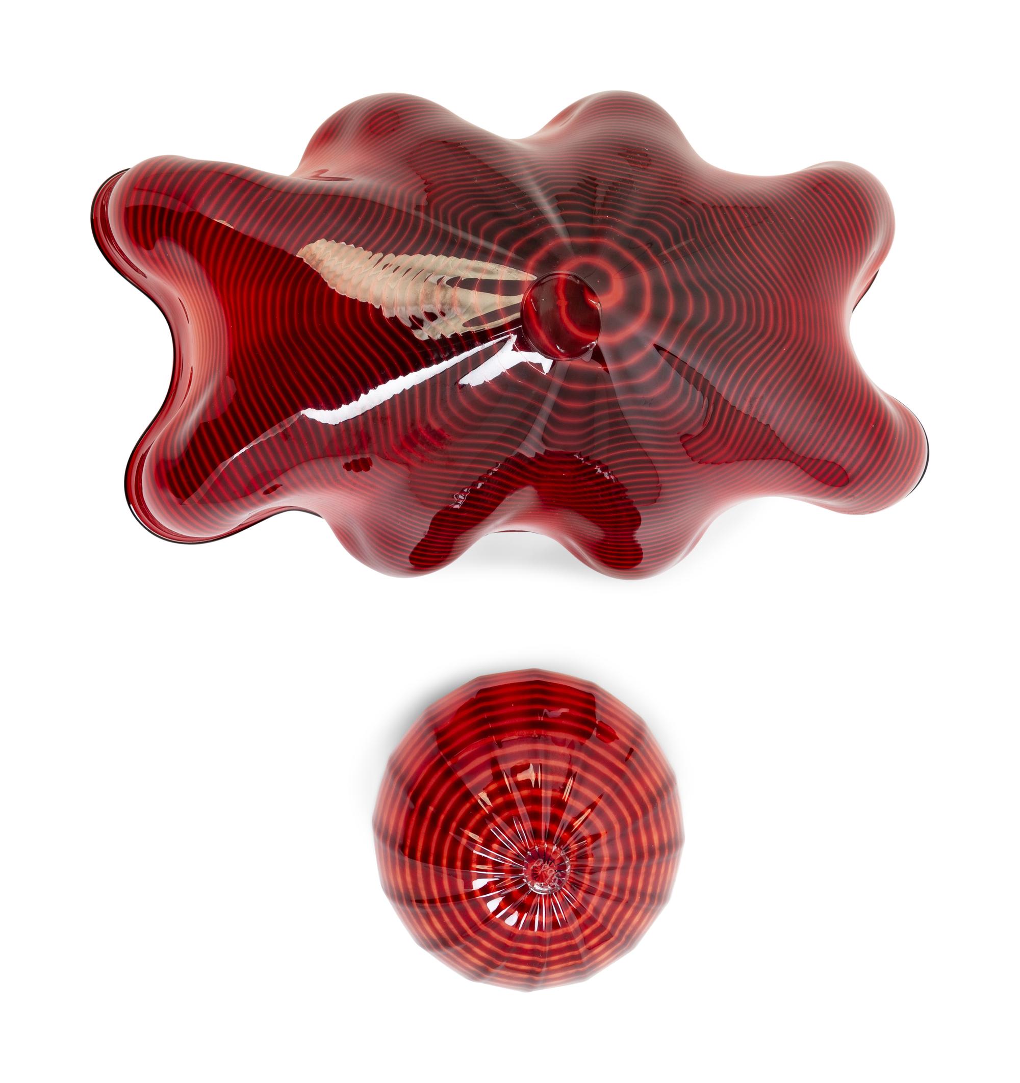Two-Piece Red Sea Form Set