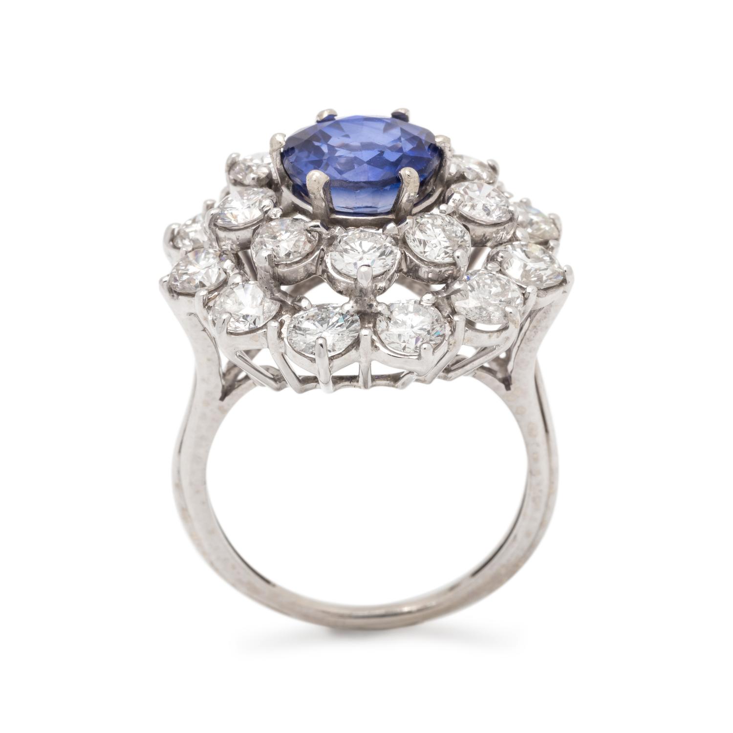 SAPPHIRE AND DIAMOND RING
