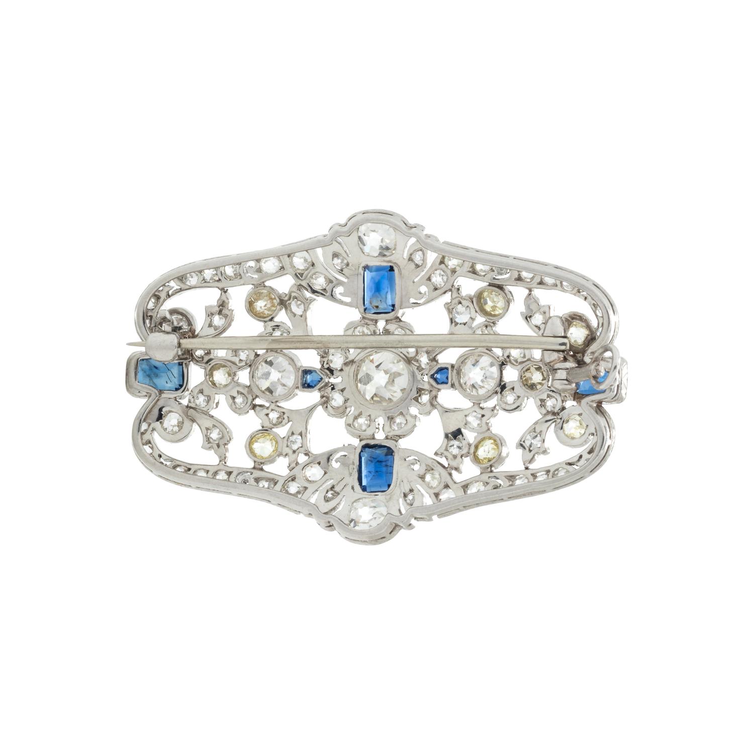 ART DECO, DIAMOND AND SAPPHIRE PENDANT/BROOCH