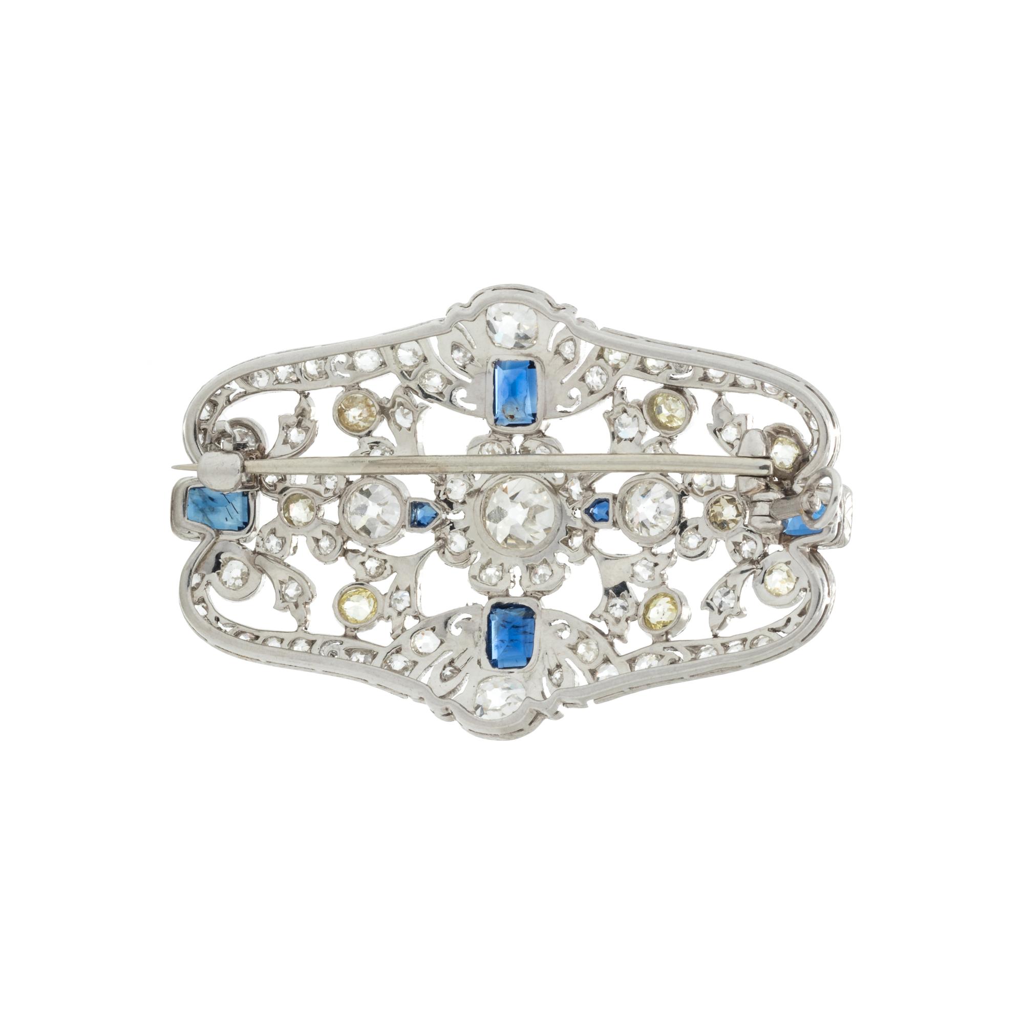 ART DECO, DIAMOND AND SAPPHIRE PENDANT/BROOCH