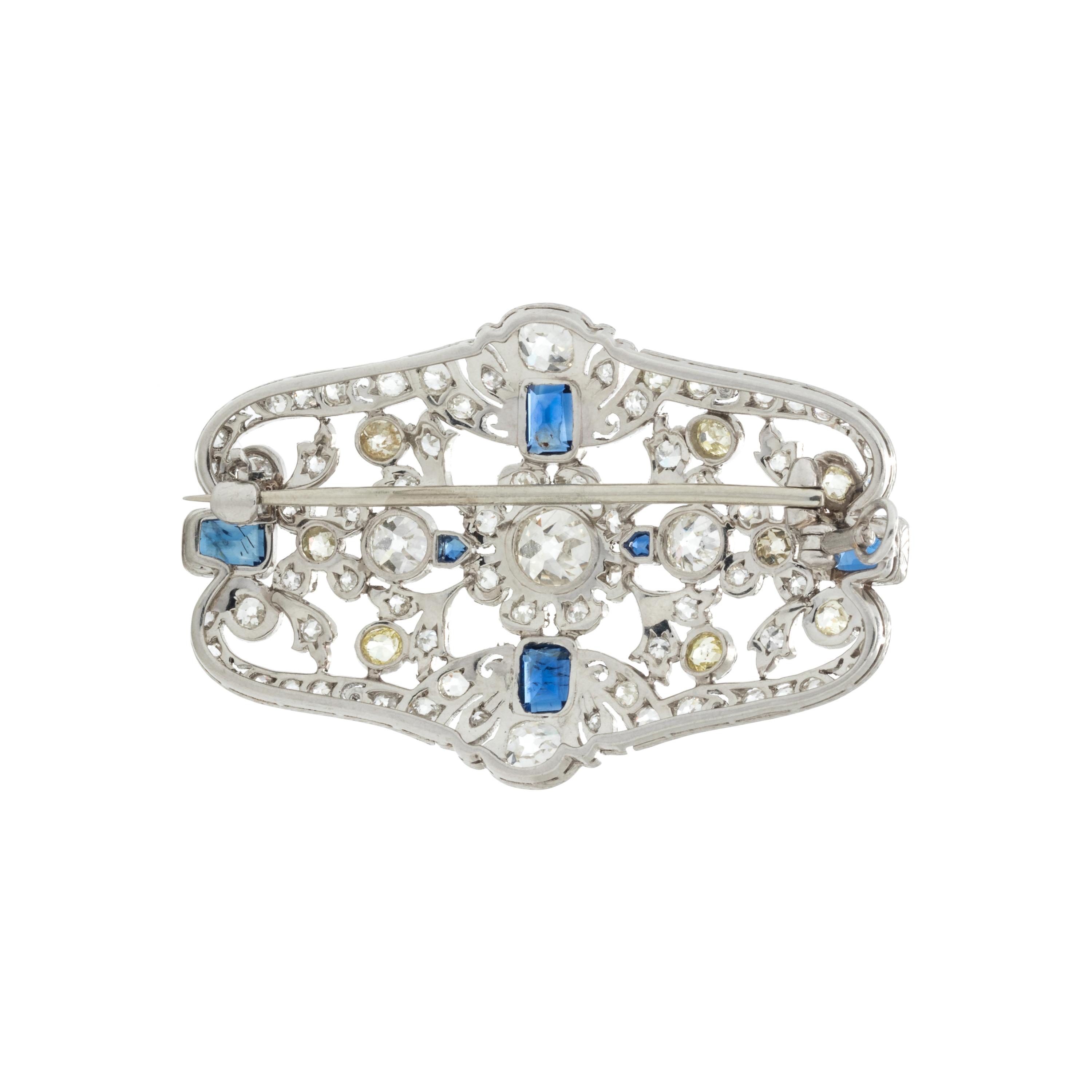 ART DECO, DIAMOND AND SAPPHIRE PENDANT/BROOCH