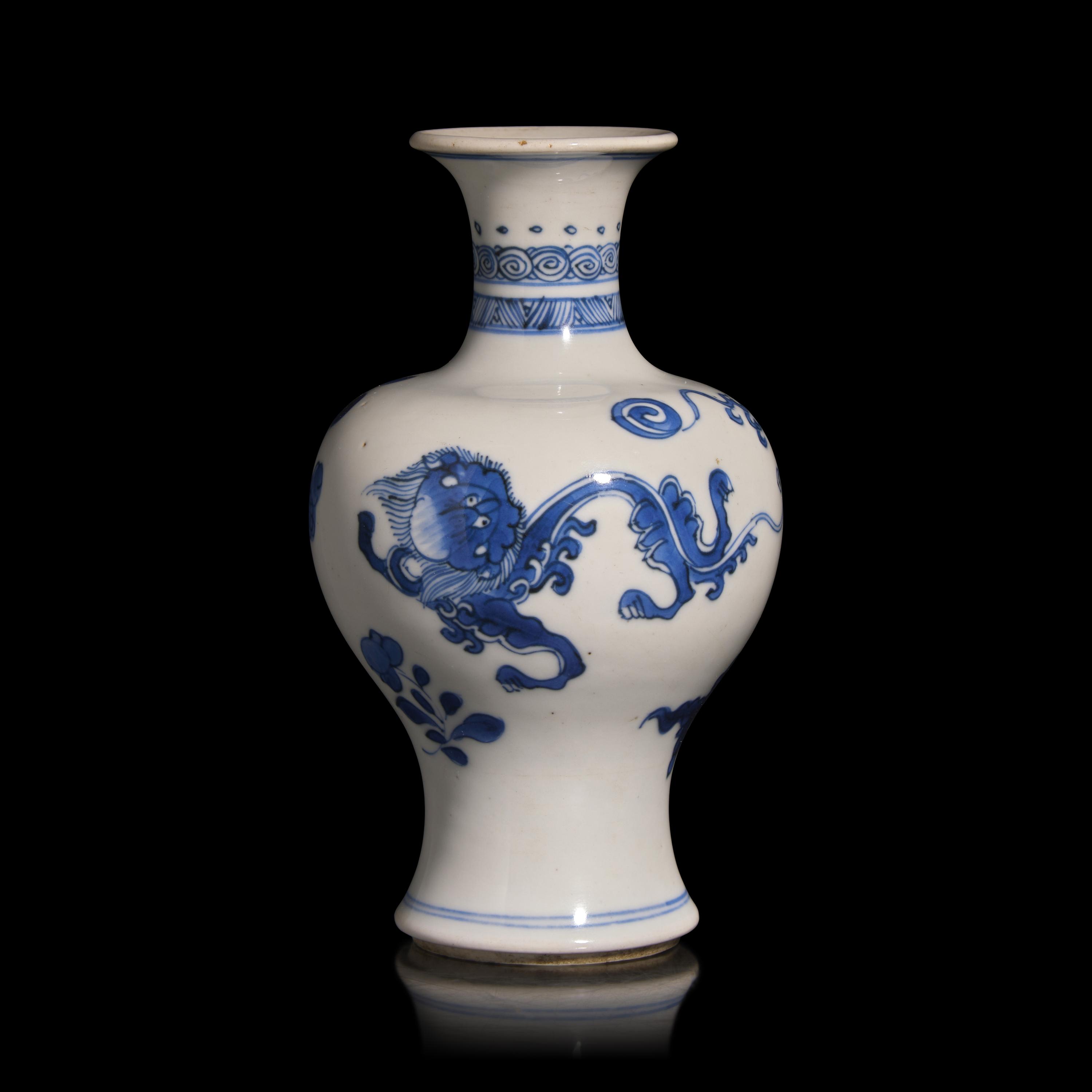 A Small Chinese Blue and White Vase, Kangxi Period — 清康熙 青花獅紋瓶