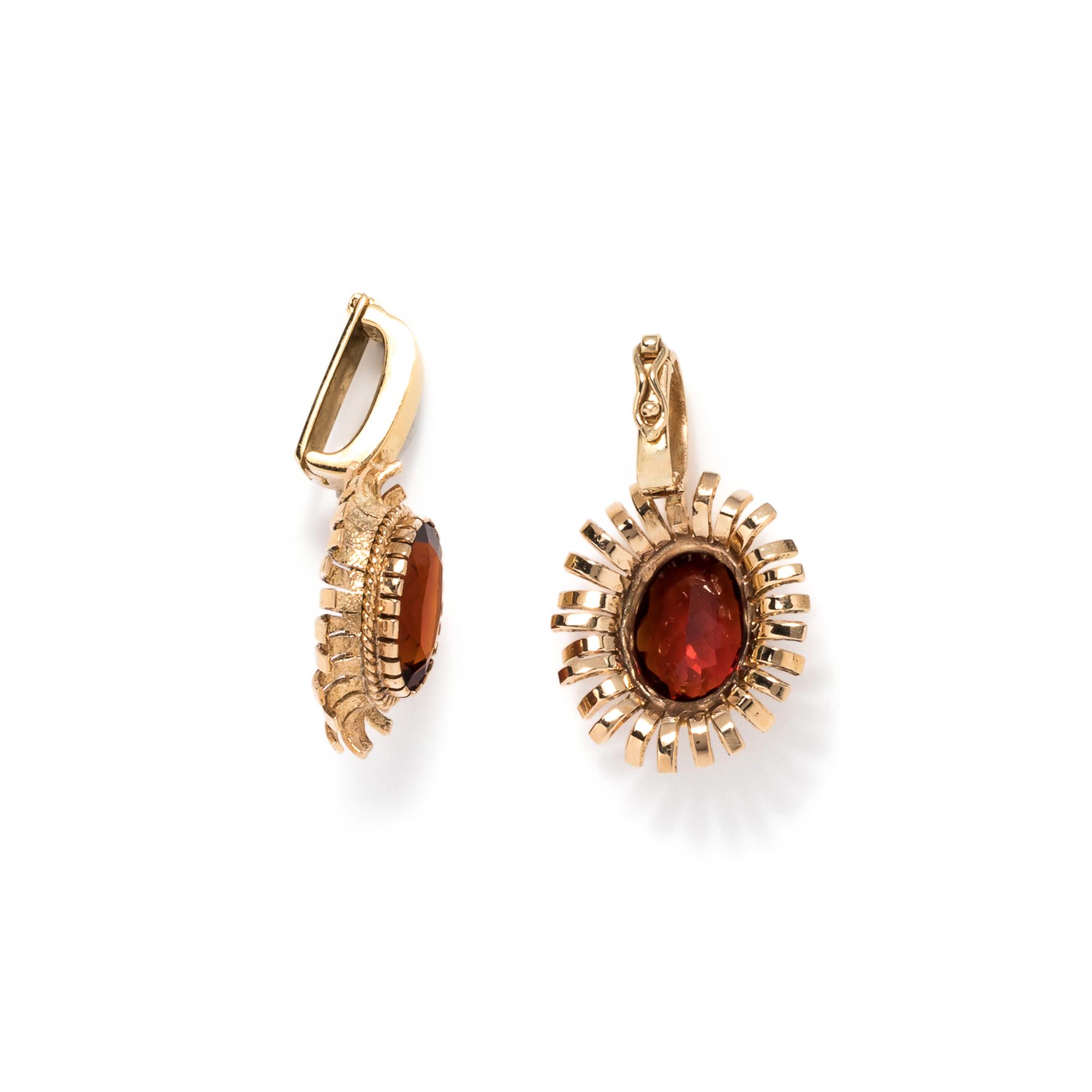 YELLOW GOLD NECKLACE AND CITRINE PENDANTS