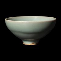 A Chinese Song -Style Longquan Celadon Glazed Porcelain Bowl 龍泉窯青釉碗