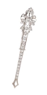 An Antique Platinum and Diamond Bar Brooch, 4.80 dwts.