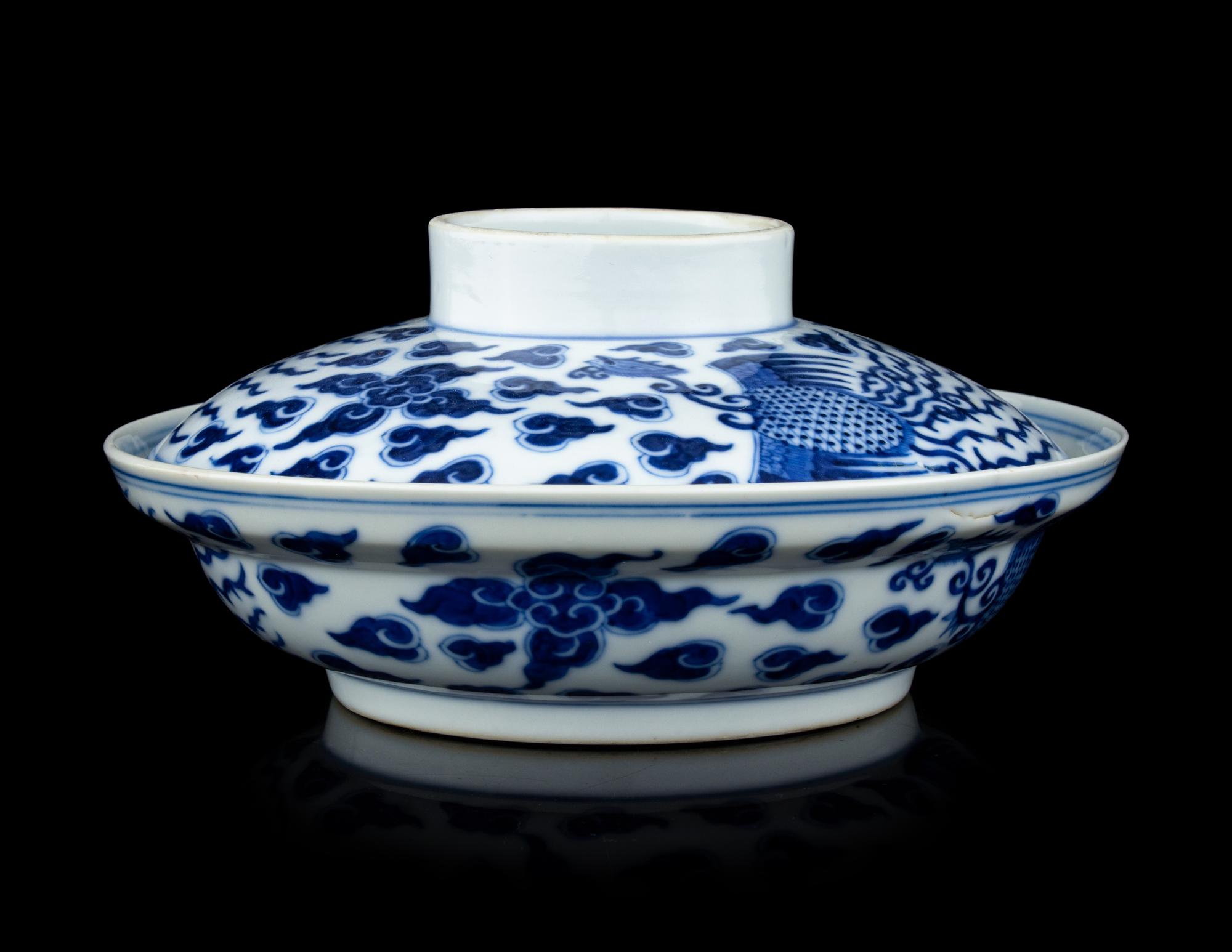 A Chinese Blue and White Porcelain Covered Bowl