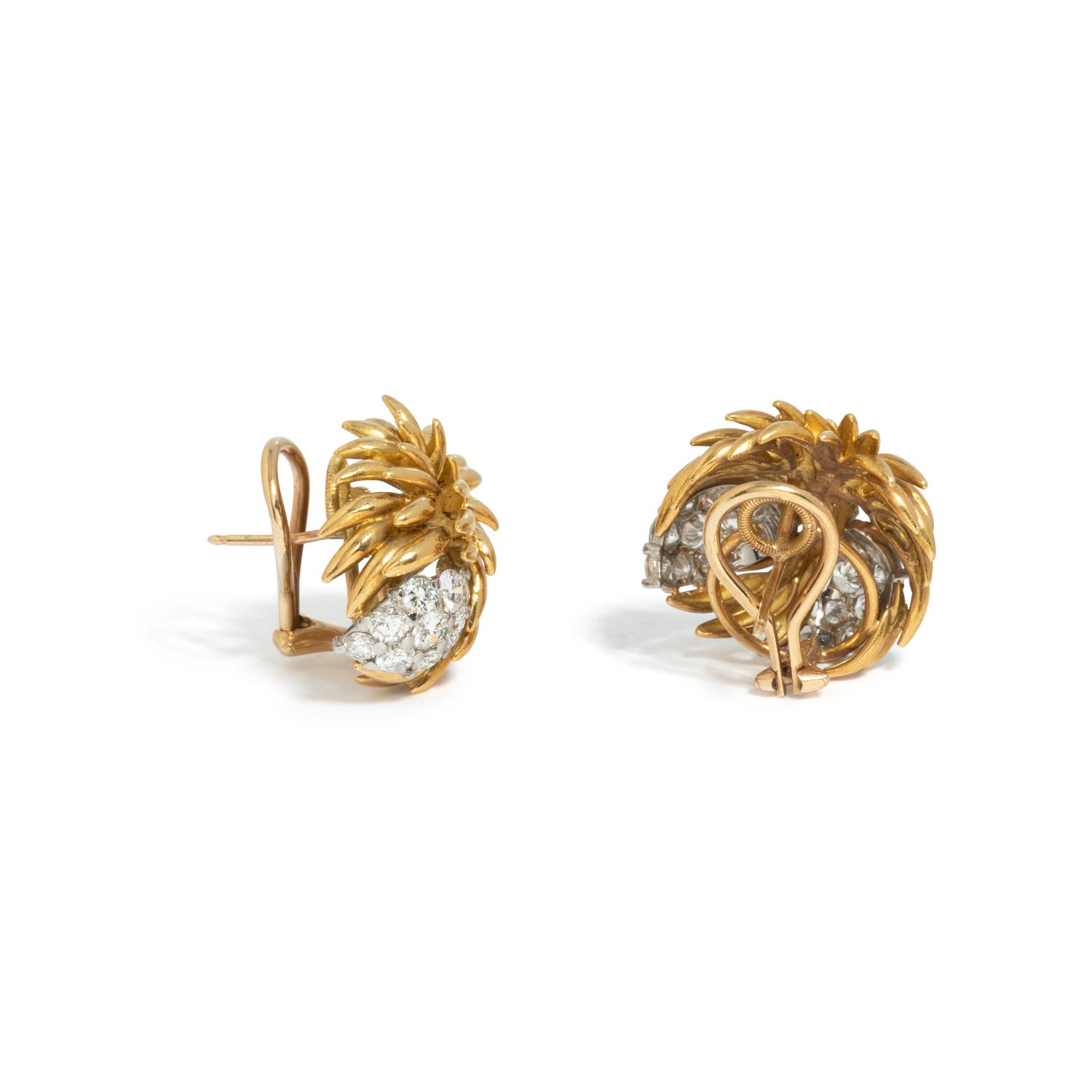 YELLOW GOLD AND DIAMOND EARCLIPS