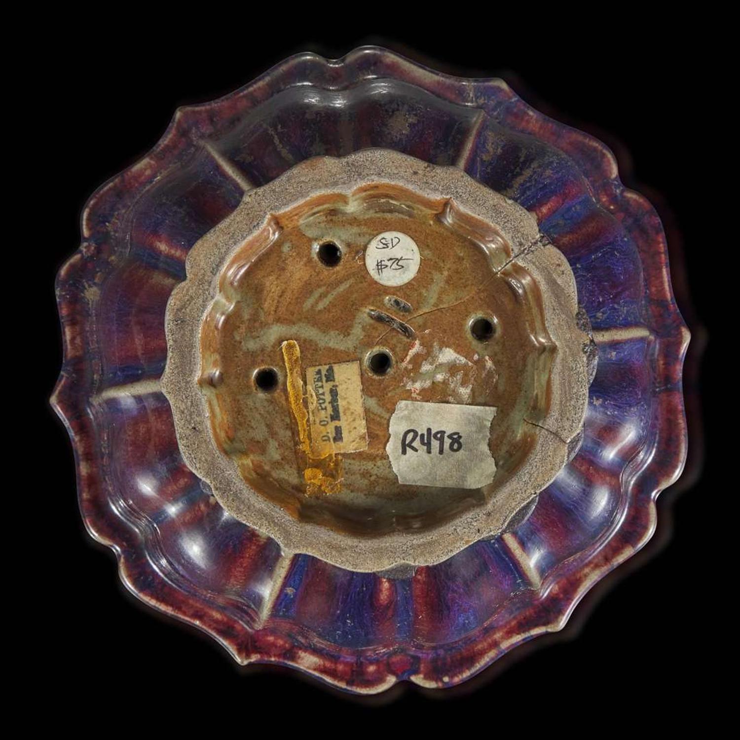 A Chinese flambé-glazed barbed jardinière 钧窑花盆一件
