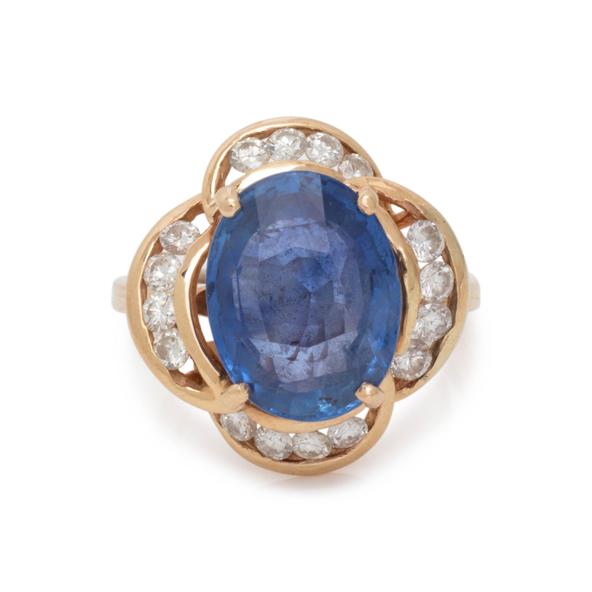 SAPPHIRE AND DIAMOND RING