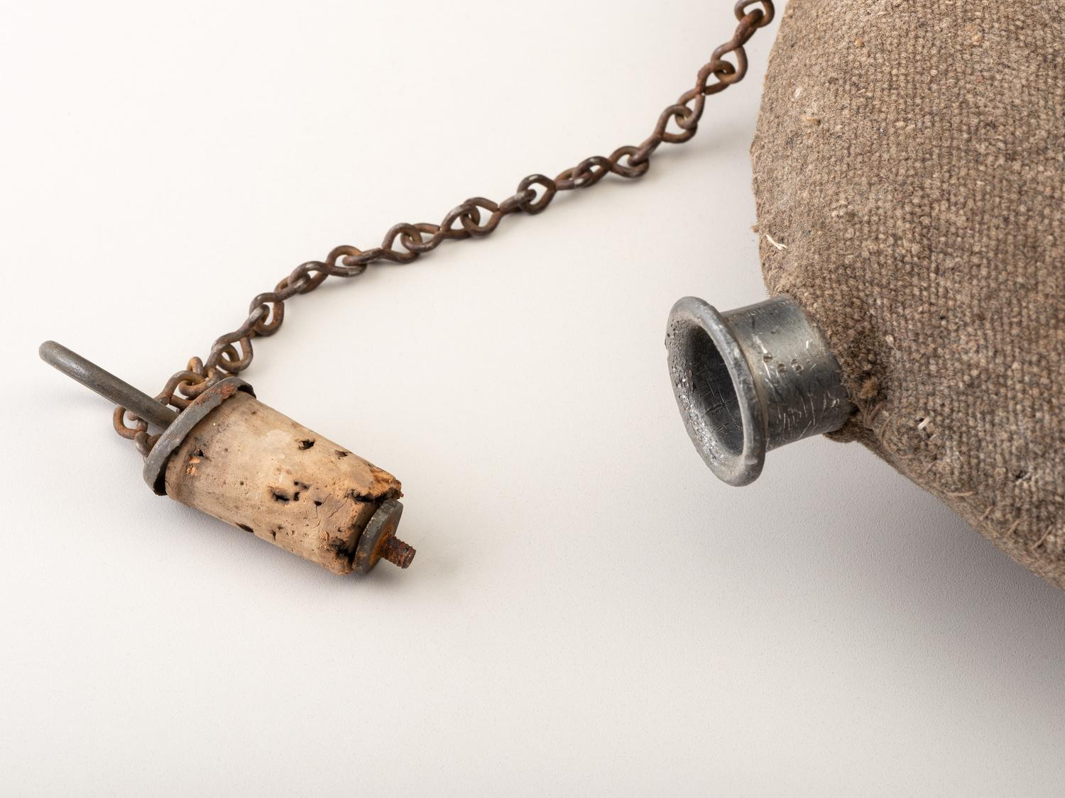 [CIVIL WAR]. Model 1858 Federal New York Depot smoothside canteen.