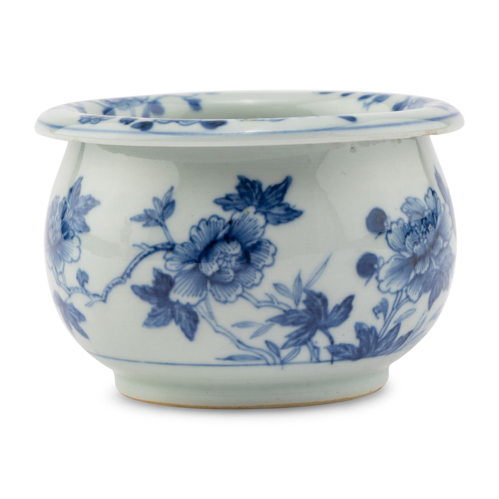 A Chinese Export Porcelain Antimonial Cup