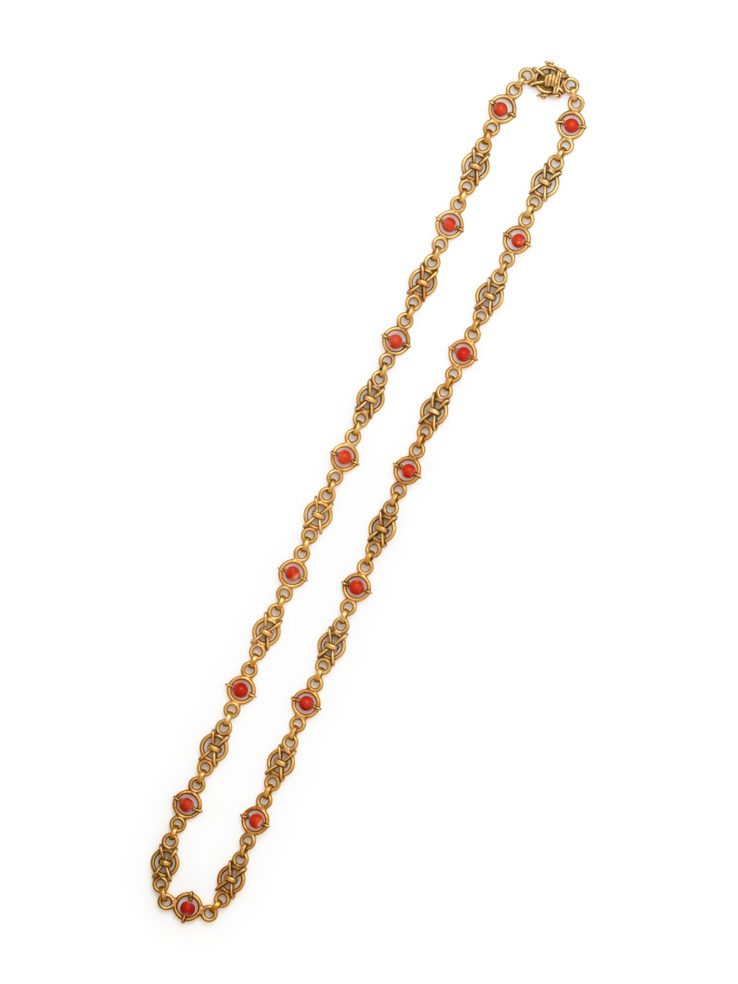 YELLOW GOLD AND CORAL NECKLACE