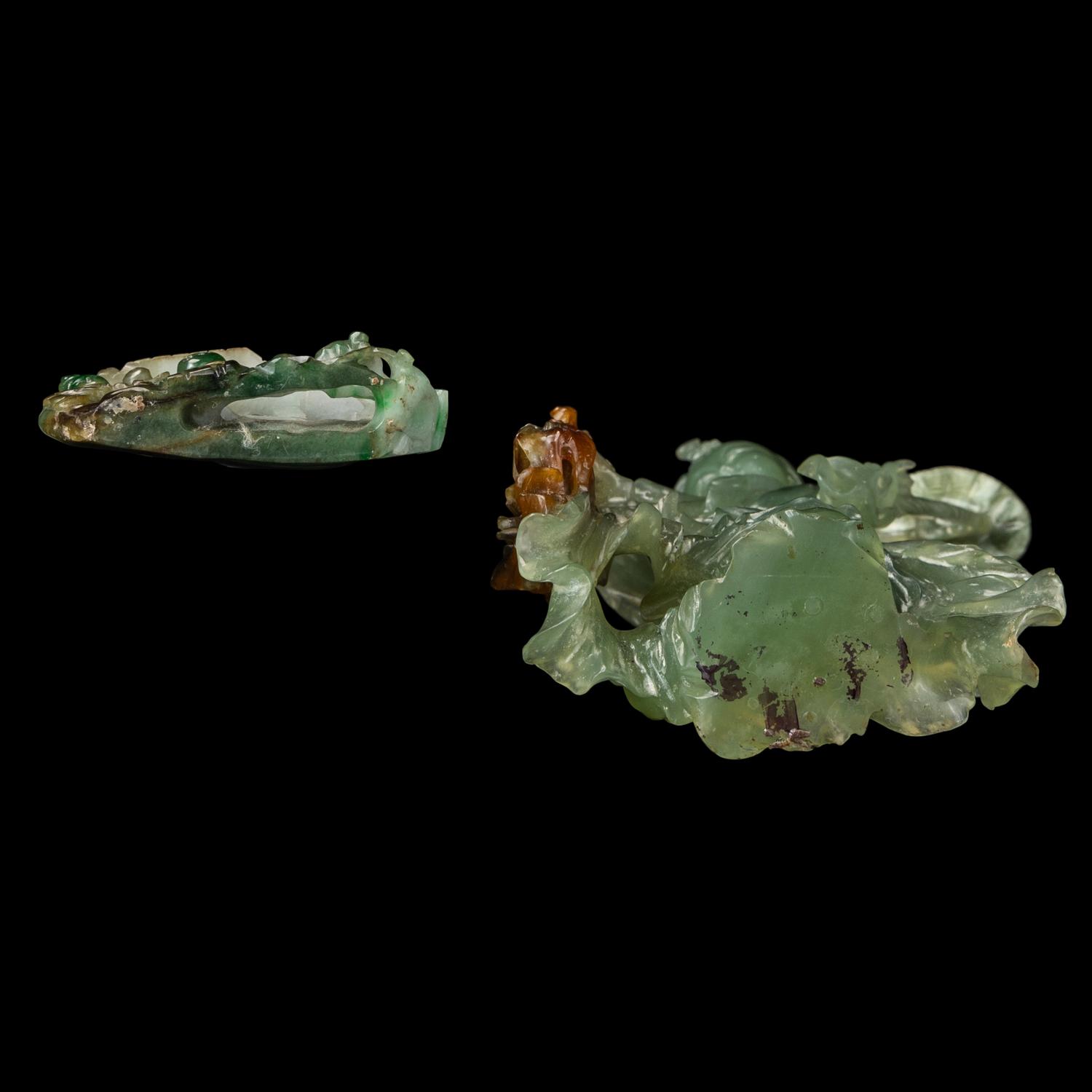 Two Chinese Green Jadeite Carvings, 20th Century 近代 翡翠擺件兩種