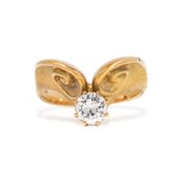 YELLOW GOLD AND DIAMOND RING