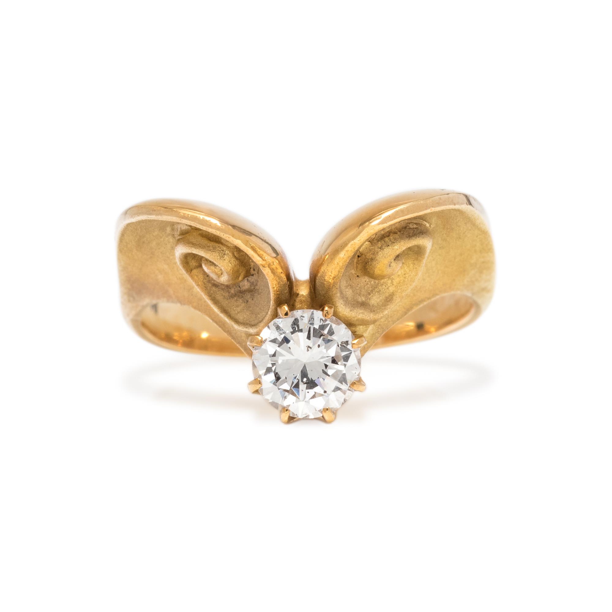 YELLOW GOLD AND DIAMOND RING