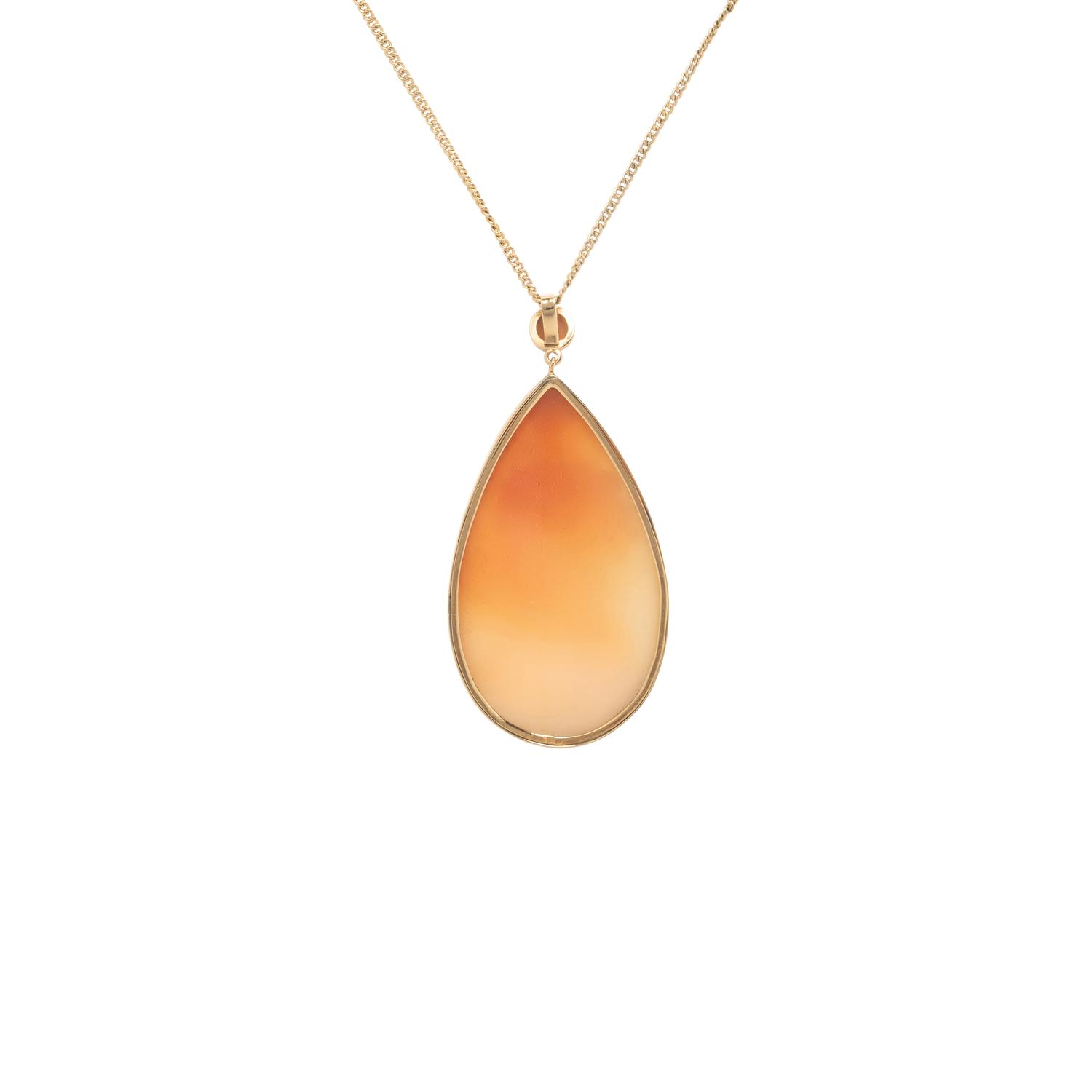 Cameo and Yellow Gold Pendant Necklace